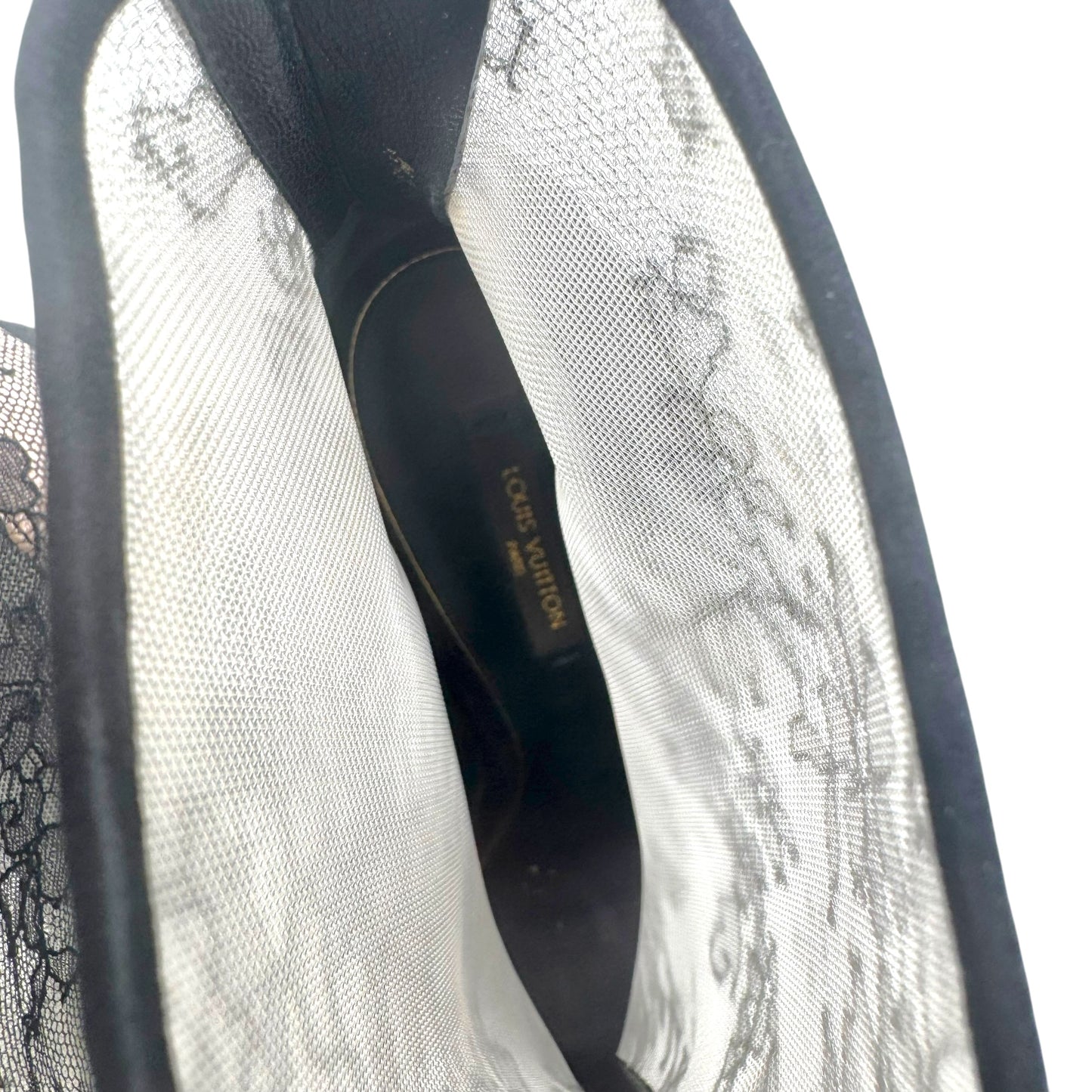 Louis Vuitton Lace Heeled Peep-Toe Platform Pumps