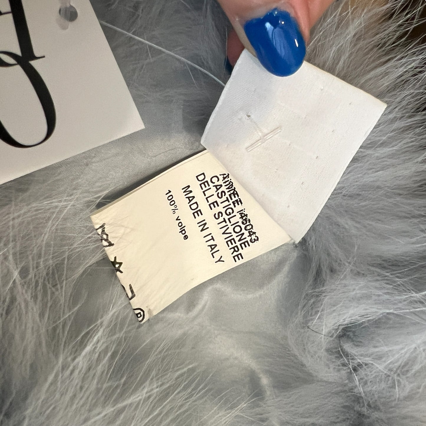 Atelier Amieé Blue Fox Fur Stole / Vest - Outfit Repeater