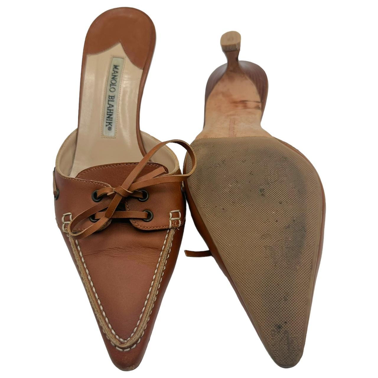 Manolo Blahnik Brown Leather Pointed Toe Kitten Heel Loafer