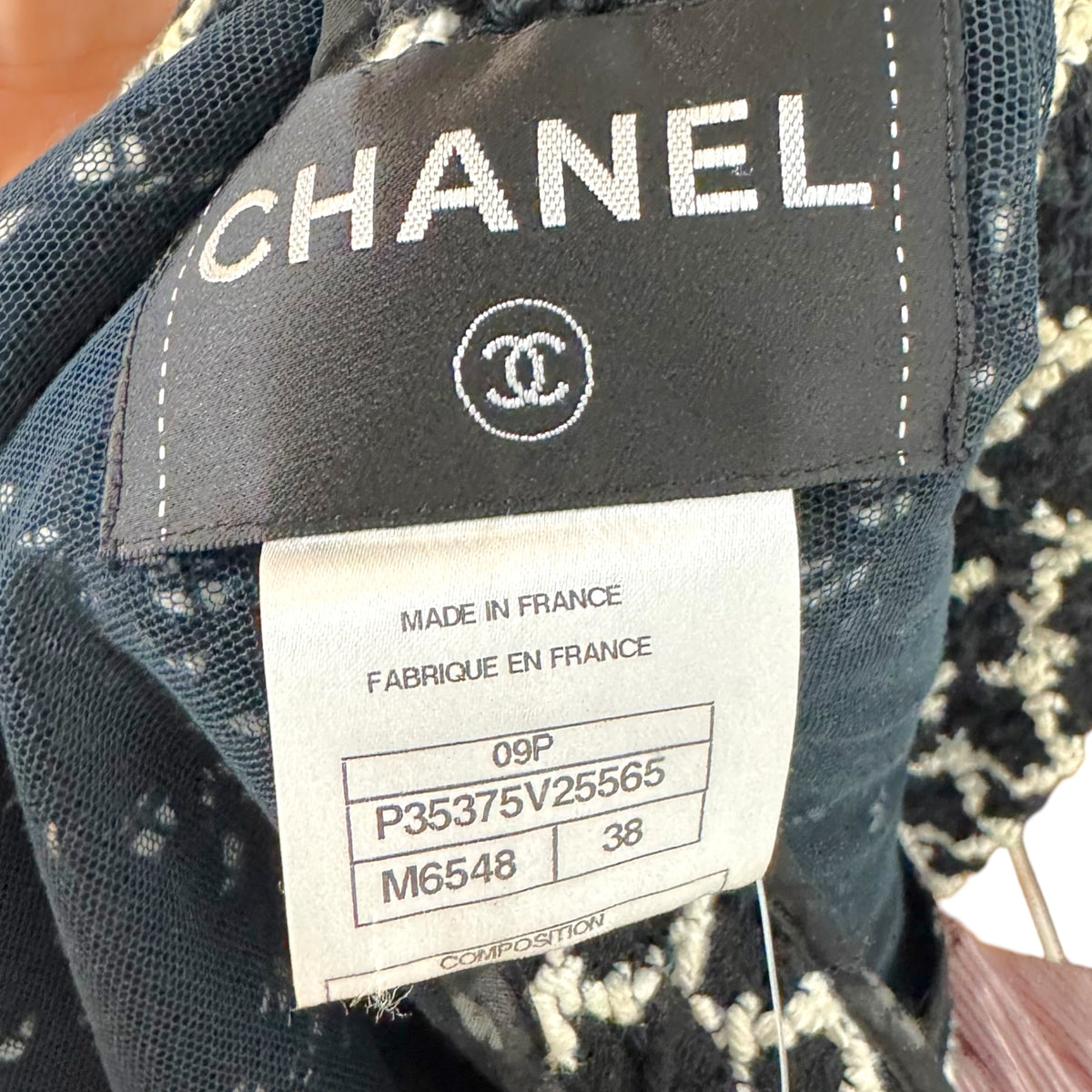 Chanel Spring 2009 Black & White Matelasse Tweed 3/4 Sleeve Mid-Length Jacket