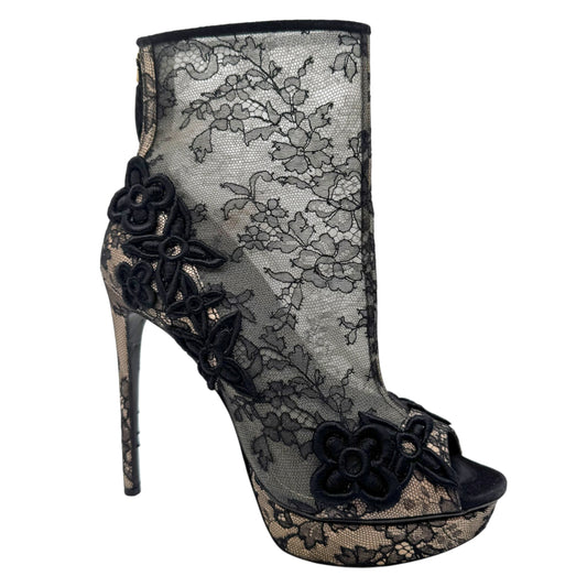 Louis Vuitton Lace Heeled Peep-Toe Platform Pumps
