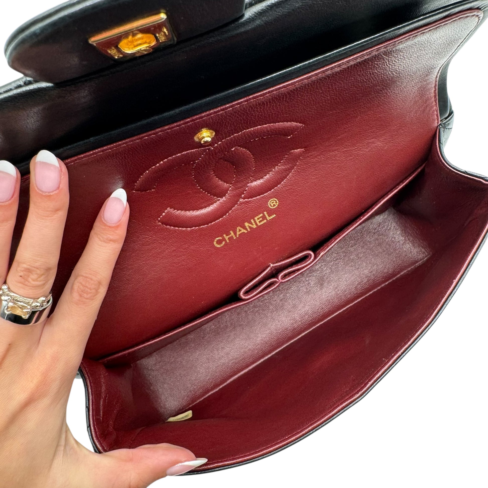 Chanel Black Matelasse Lambskin Medium Classic Flap Bag 1989-91 - Outfit Repeater