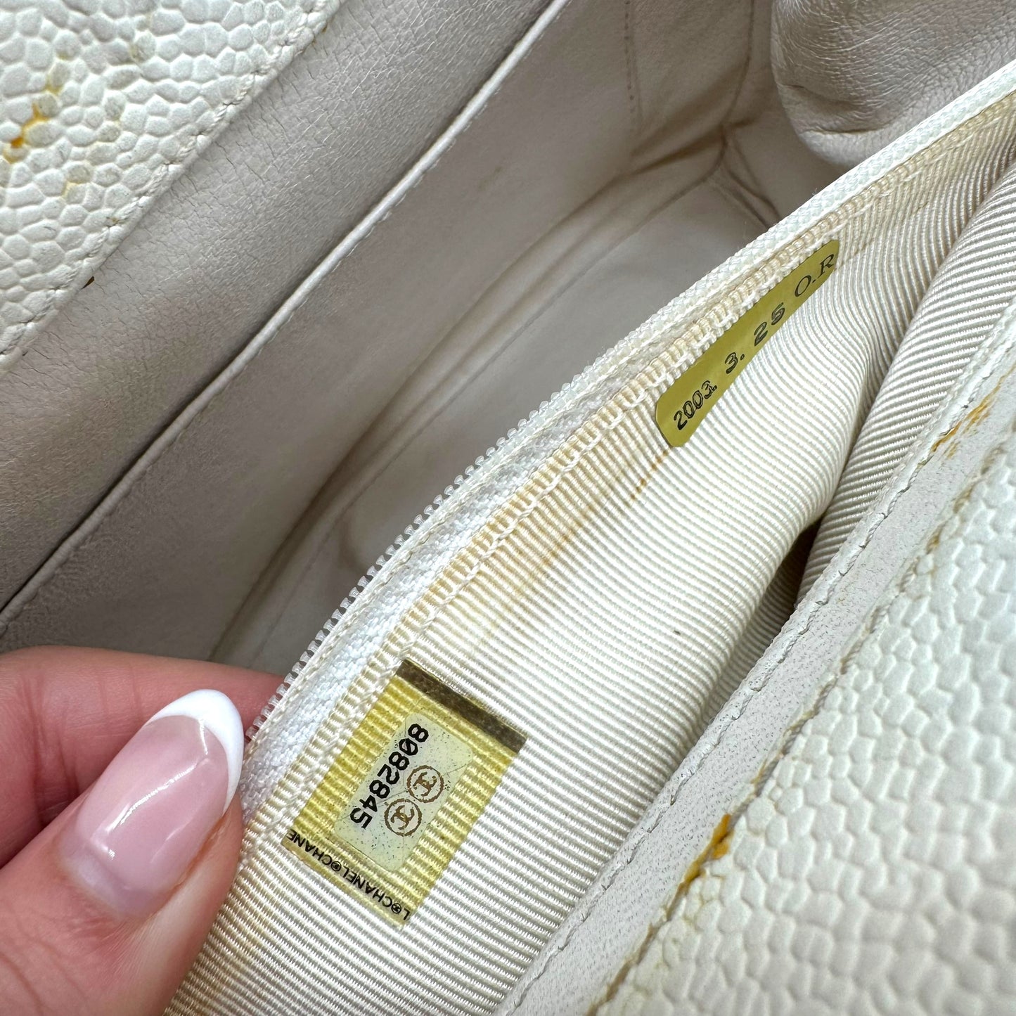 Chanel White Caviar Matelasse Wood Bar Shoulder Bag 2003-04 - Outfit Repeater