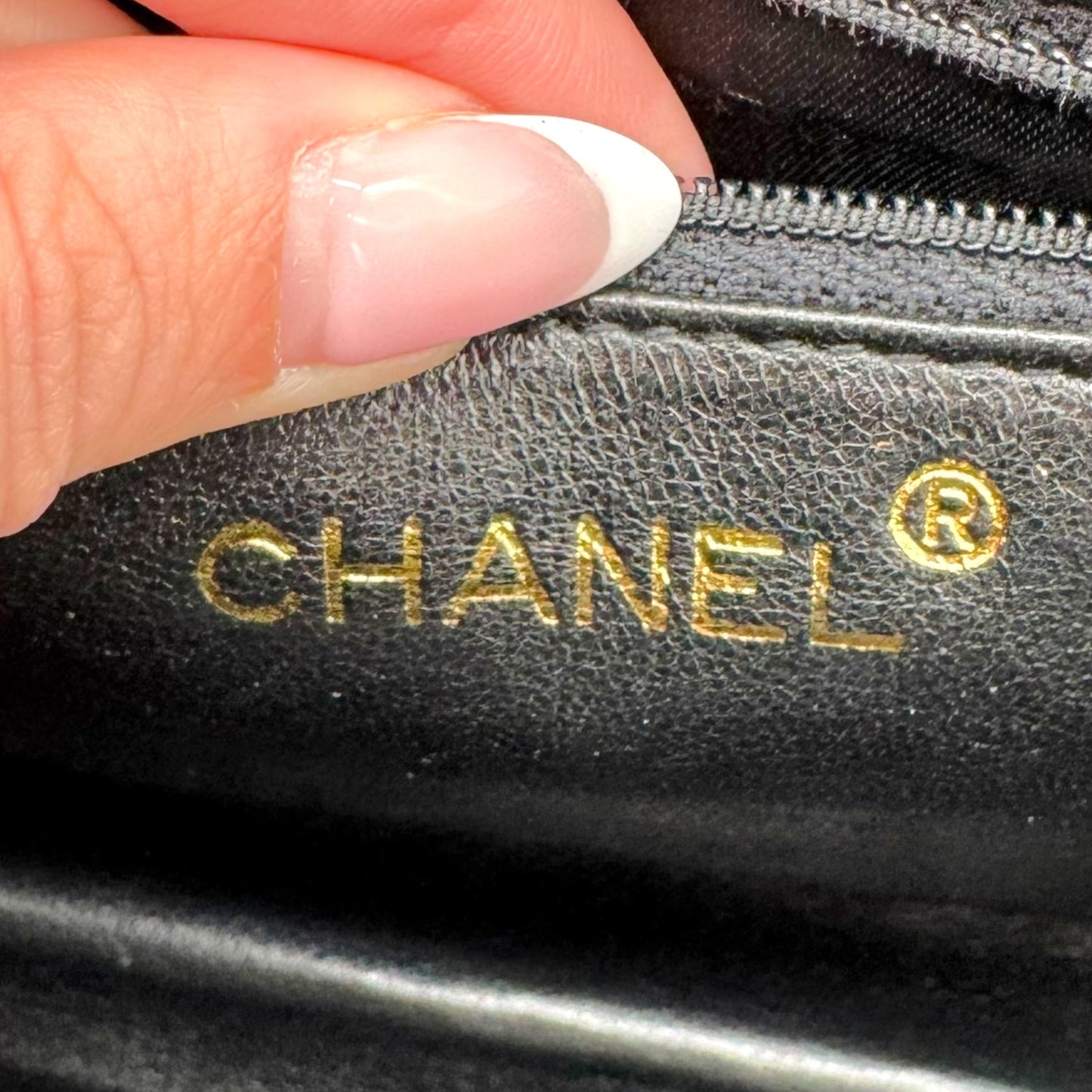 Chanel Black Lambskin Matelasse Quilted Crossbody Bag 1989-91 - Outfit Repeater