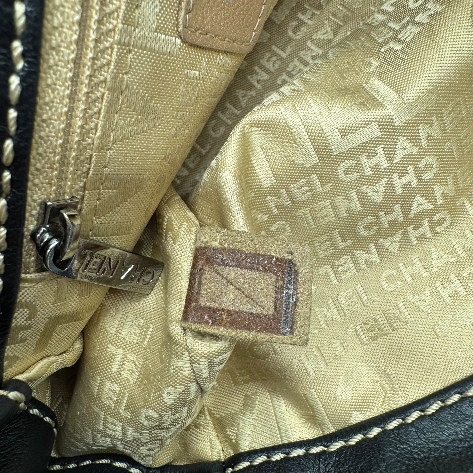 Chanel Black Lambskin Wild Stitch Quilted Shoulder Bag 2003-2004 - Outfit Repeater