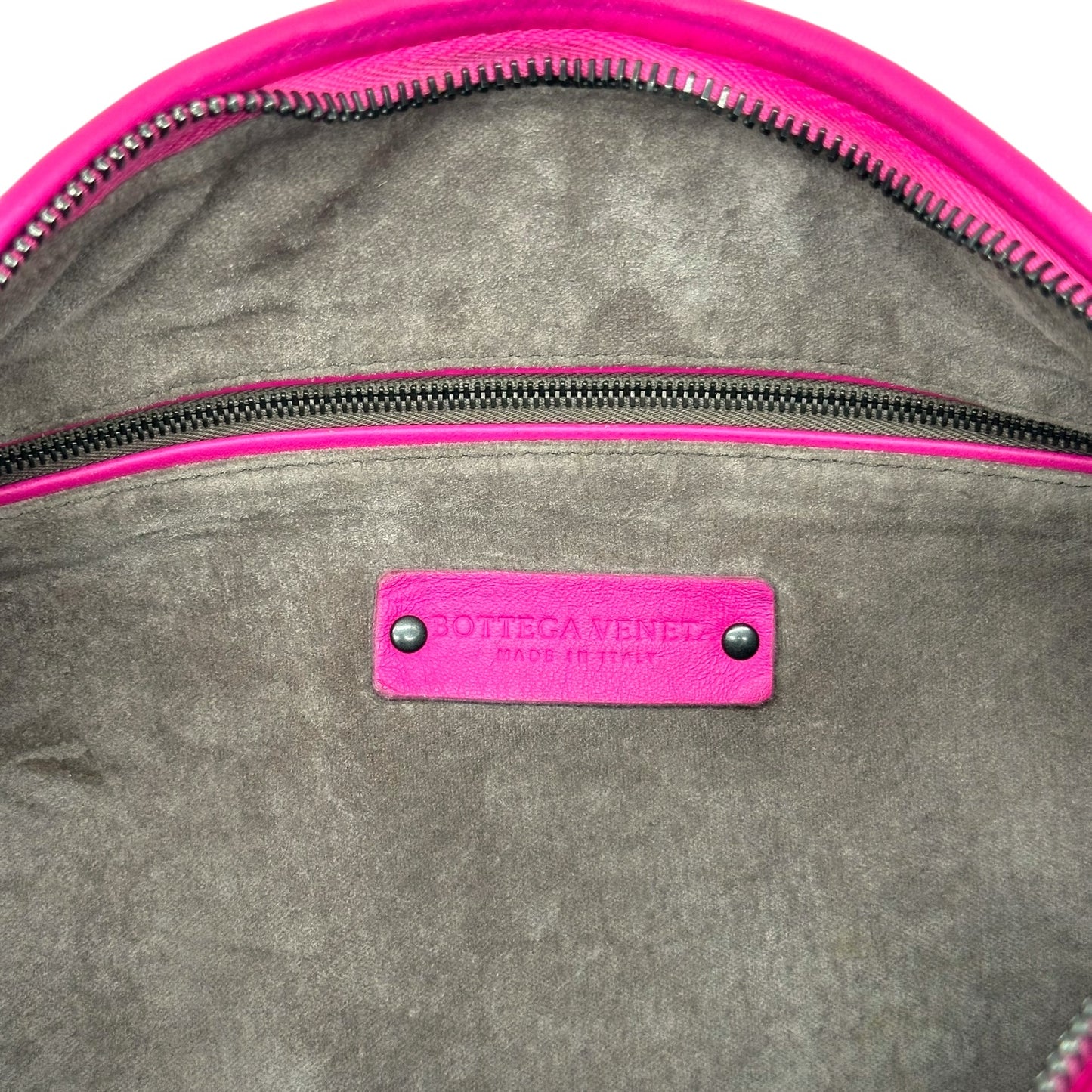 Bottega Veneta Neon Pink Intrecciato Hobo Bag - Outfit Repeater