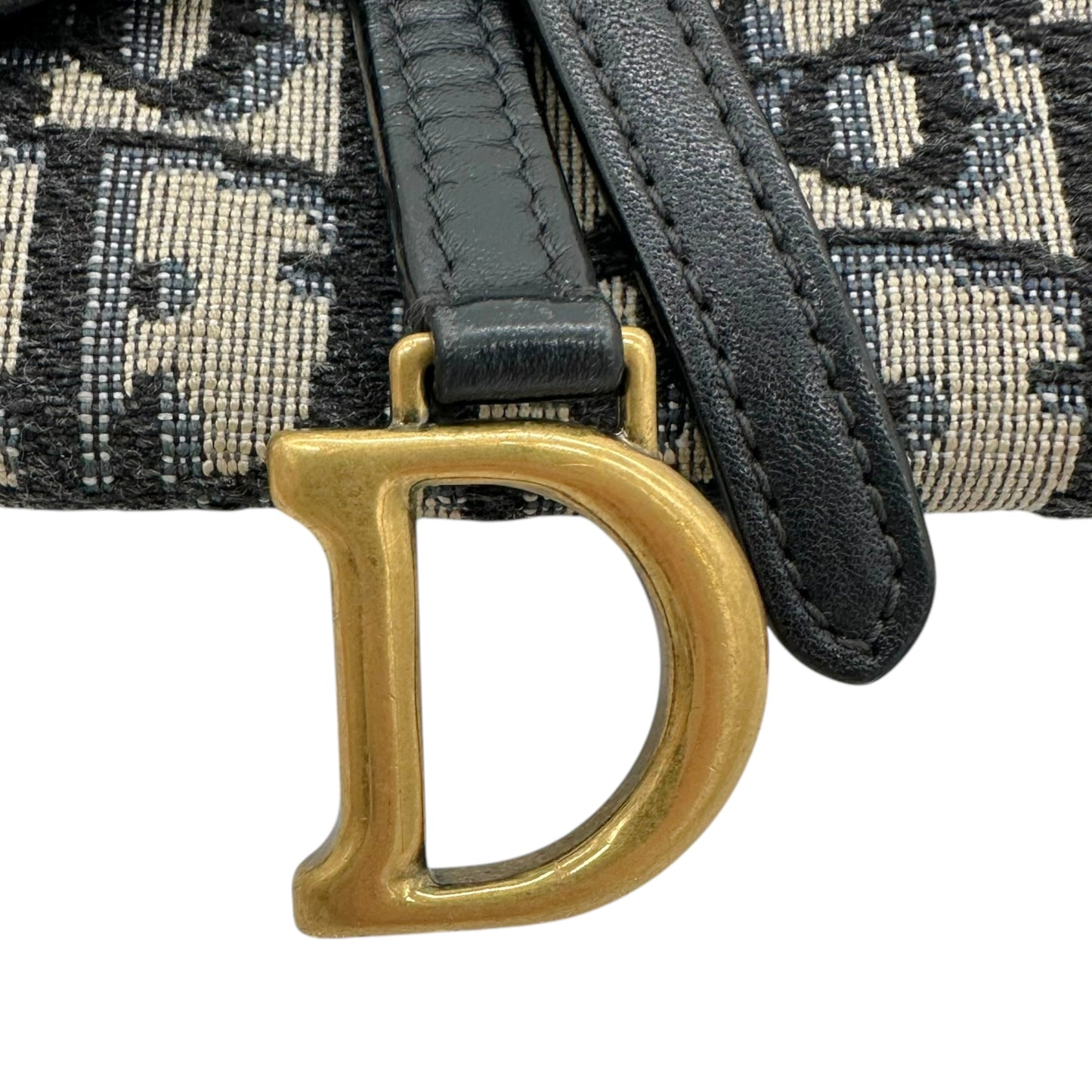 Dior Oblique Trotter Wallet on Chain - Outfit Repeater