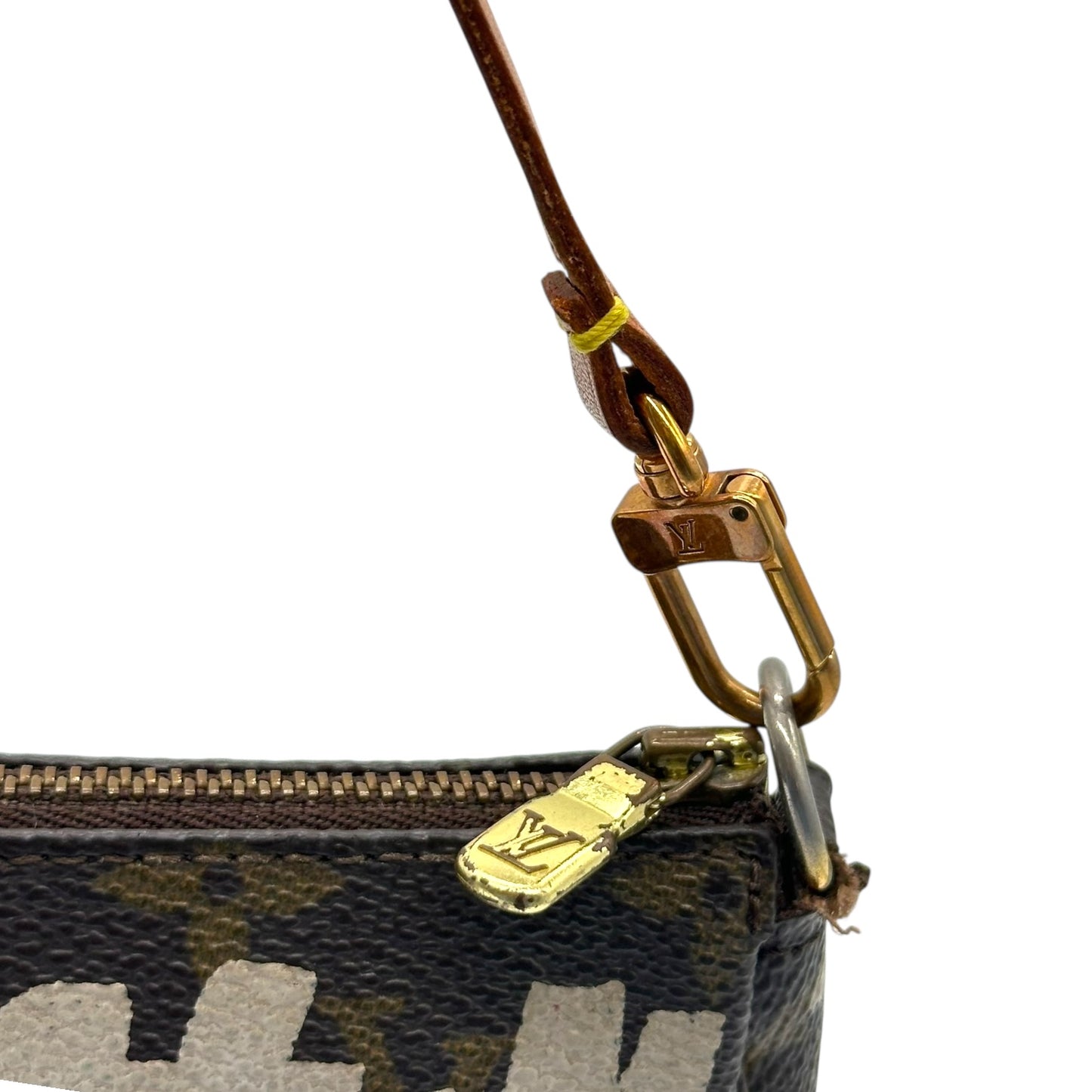 Louis Vuitton x Stephen Sprouse White Grafitti Pochette Bag - Outfit Repeater