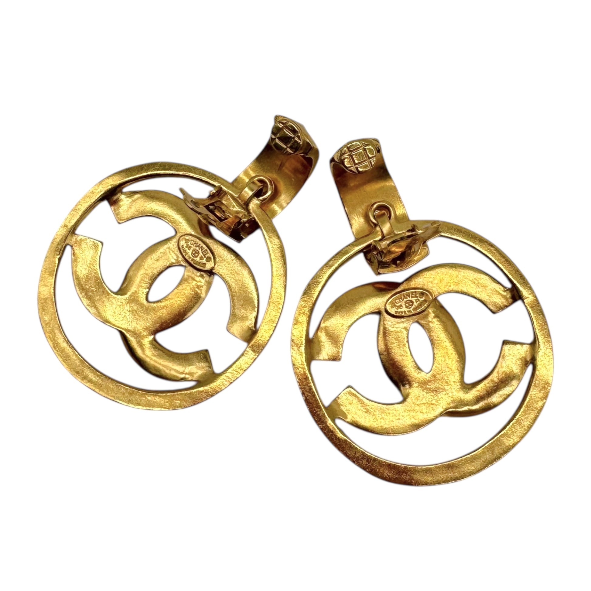 Chanel 90's Gold Plated Oversized CC Circle Clip-On Earrings - Outfit Repeater