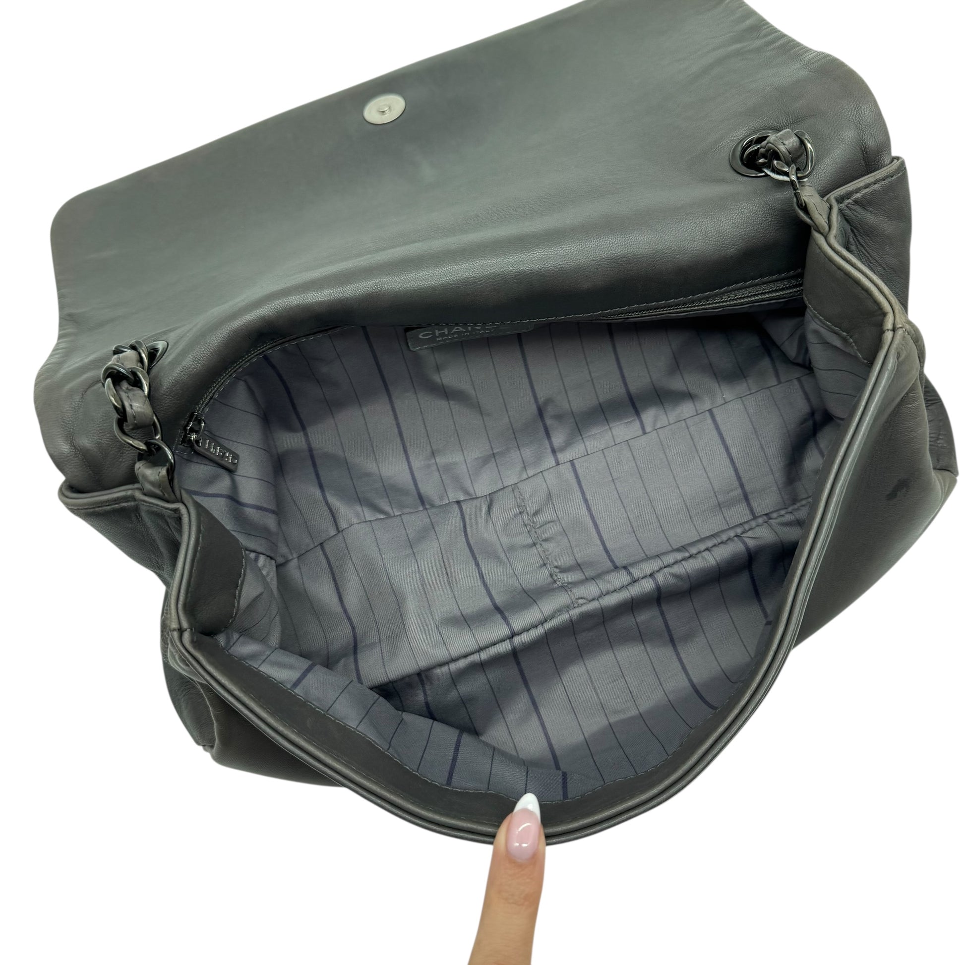 Chanel Gray & Black Studded CC Logo Lambskin Shoulder Bag 2008-09 - Outfit Repeater