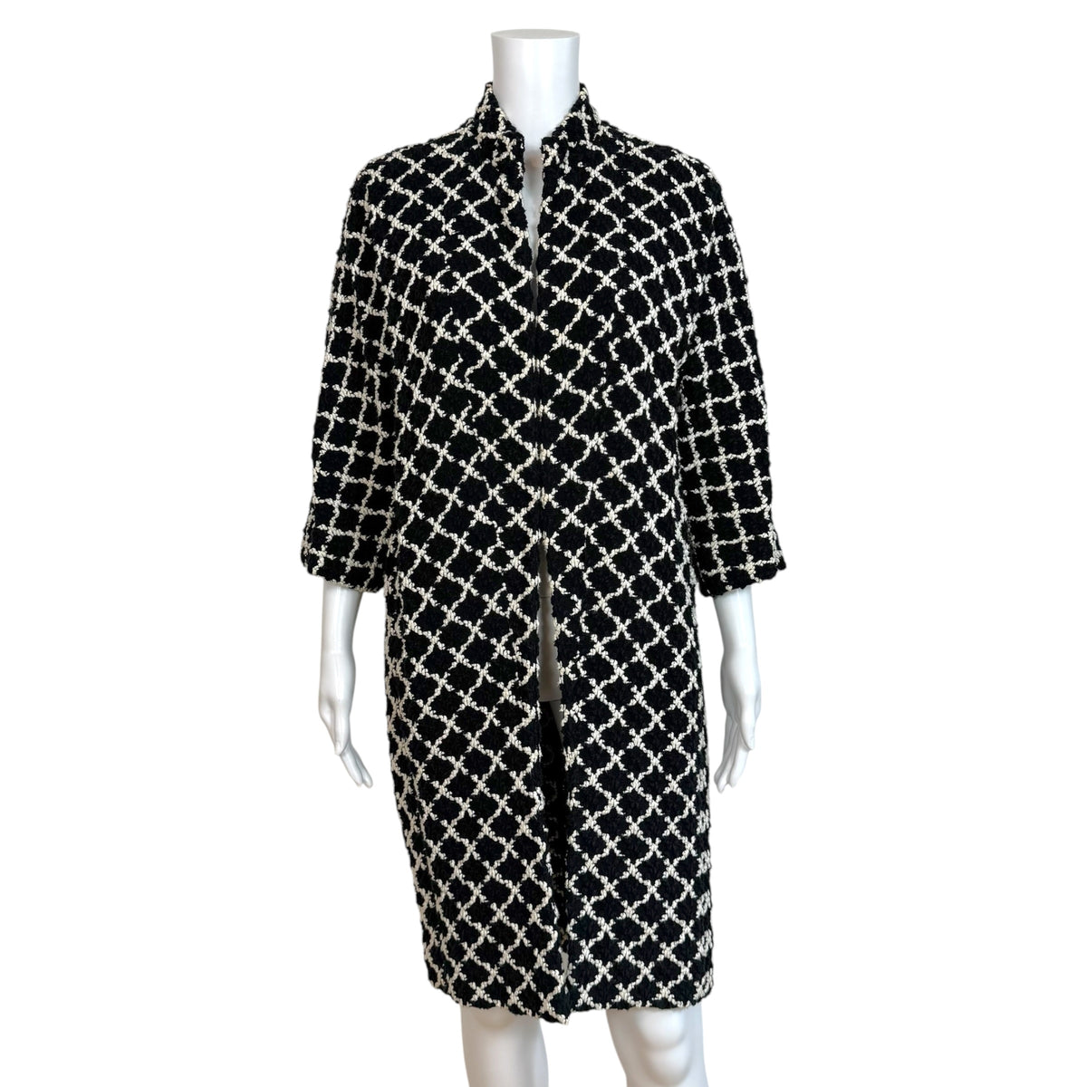 Chanel Spring 2009 Black & White Matelasse Tweed 3/4 Sleeve Mid-Length Jacket