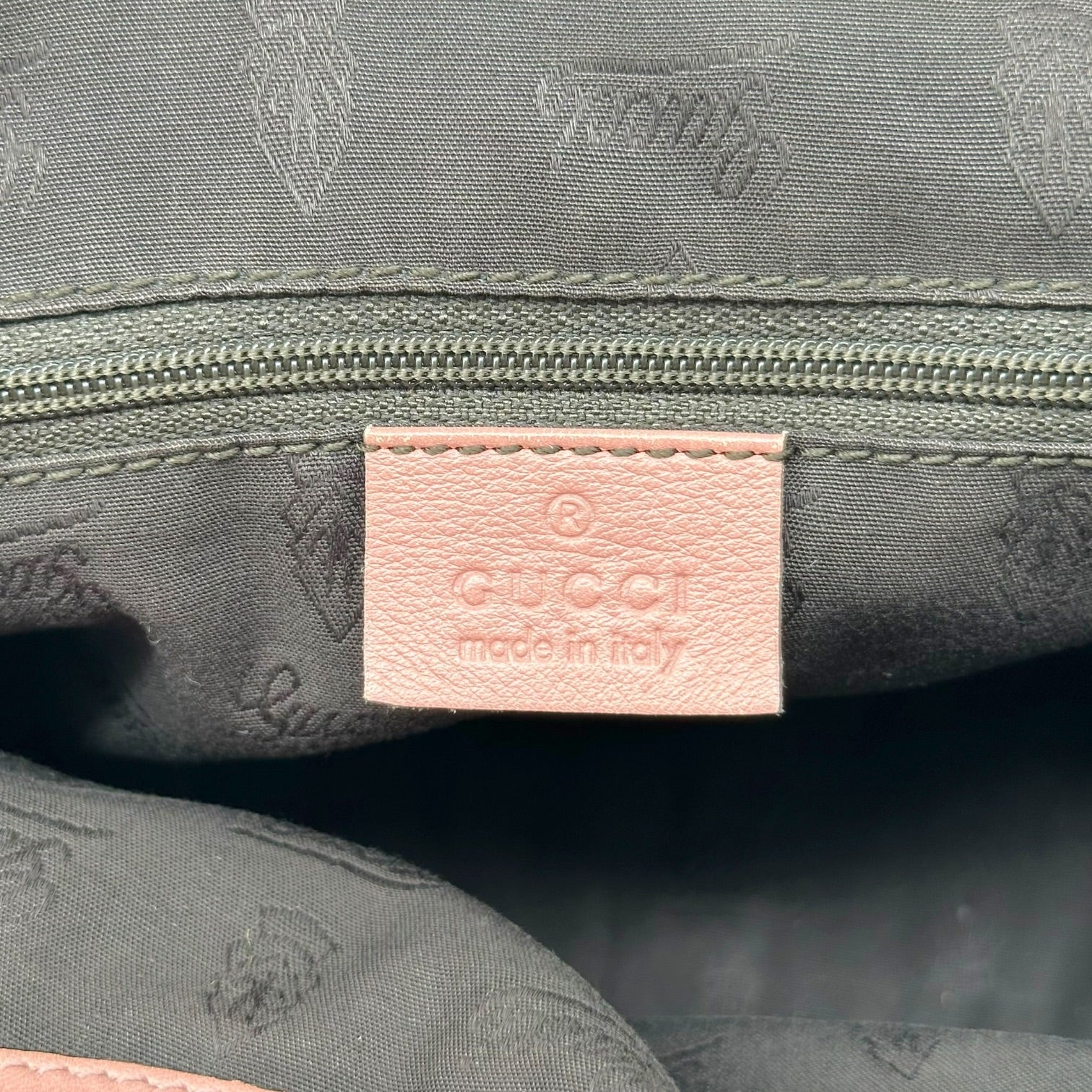 Gucci Small Sukey Shoulder Bag Dusty Rose Pink Leather