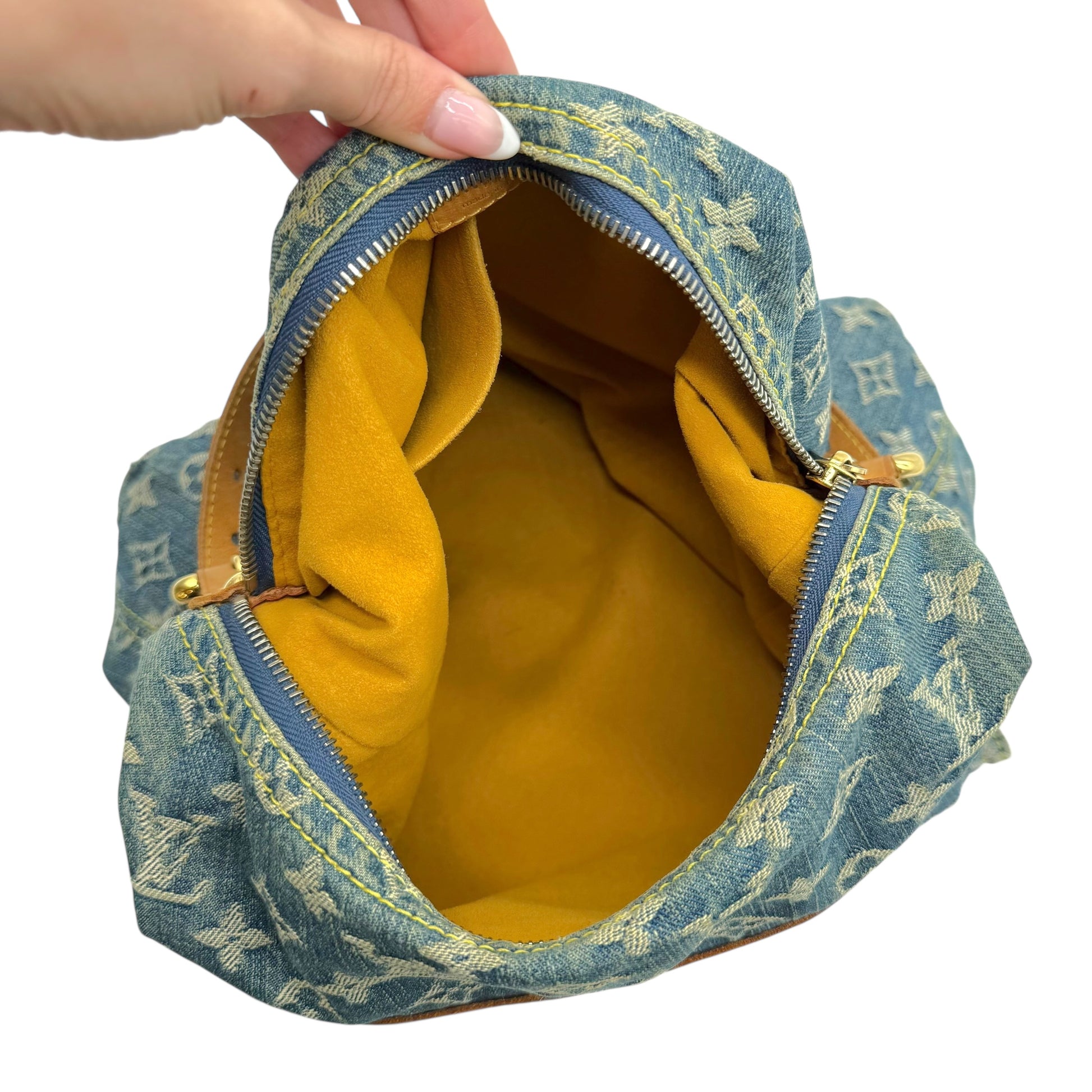 Louis Vuitton Blue Denim Monogram Baggy Gm Shoulder Bag - Outfit Repeater