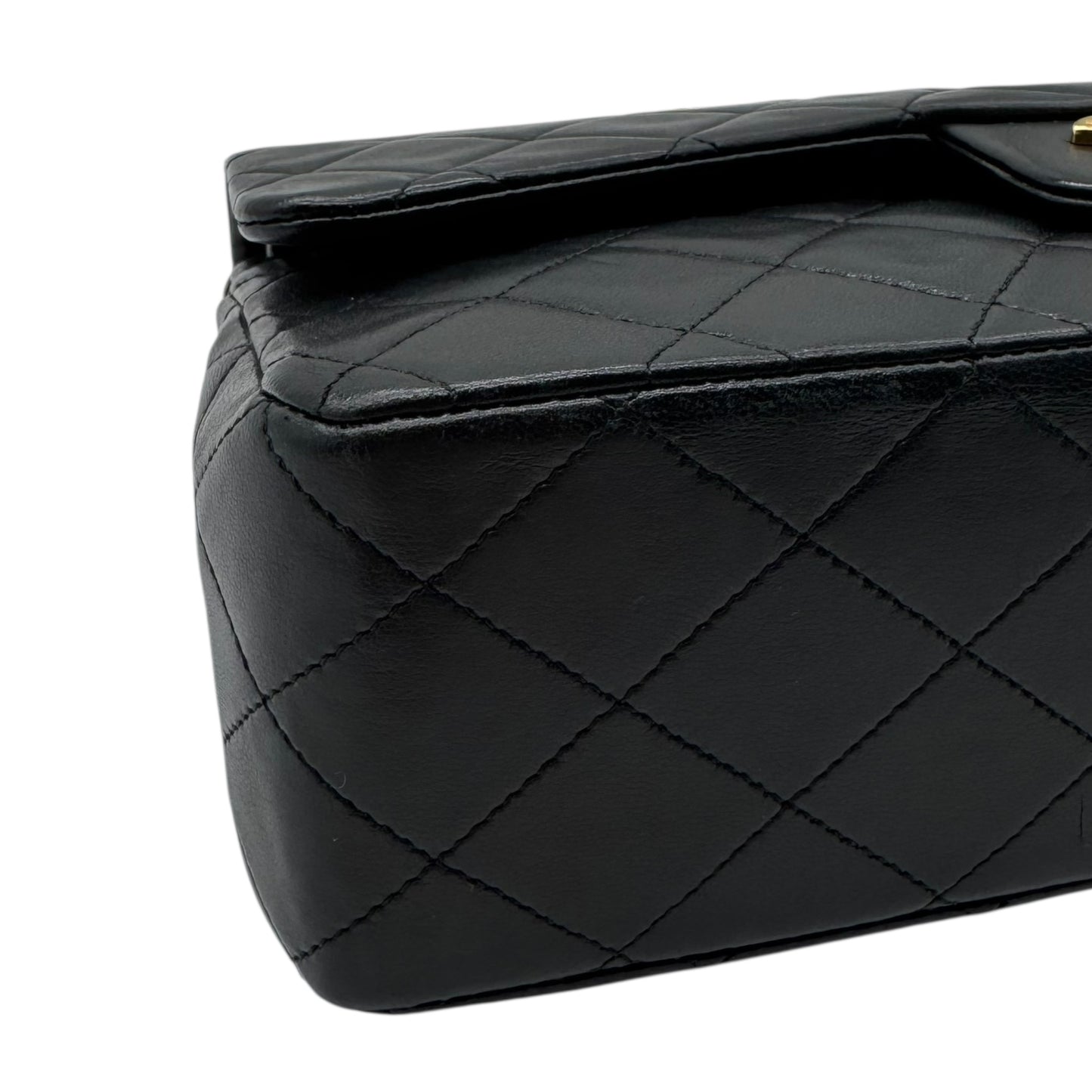 Chanel Black Matelasse Lambskin Medium Classic Flap Bag 1989-91 - Outfit Repeater