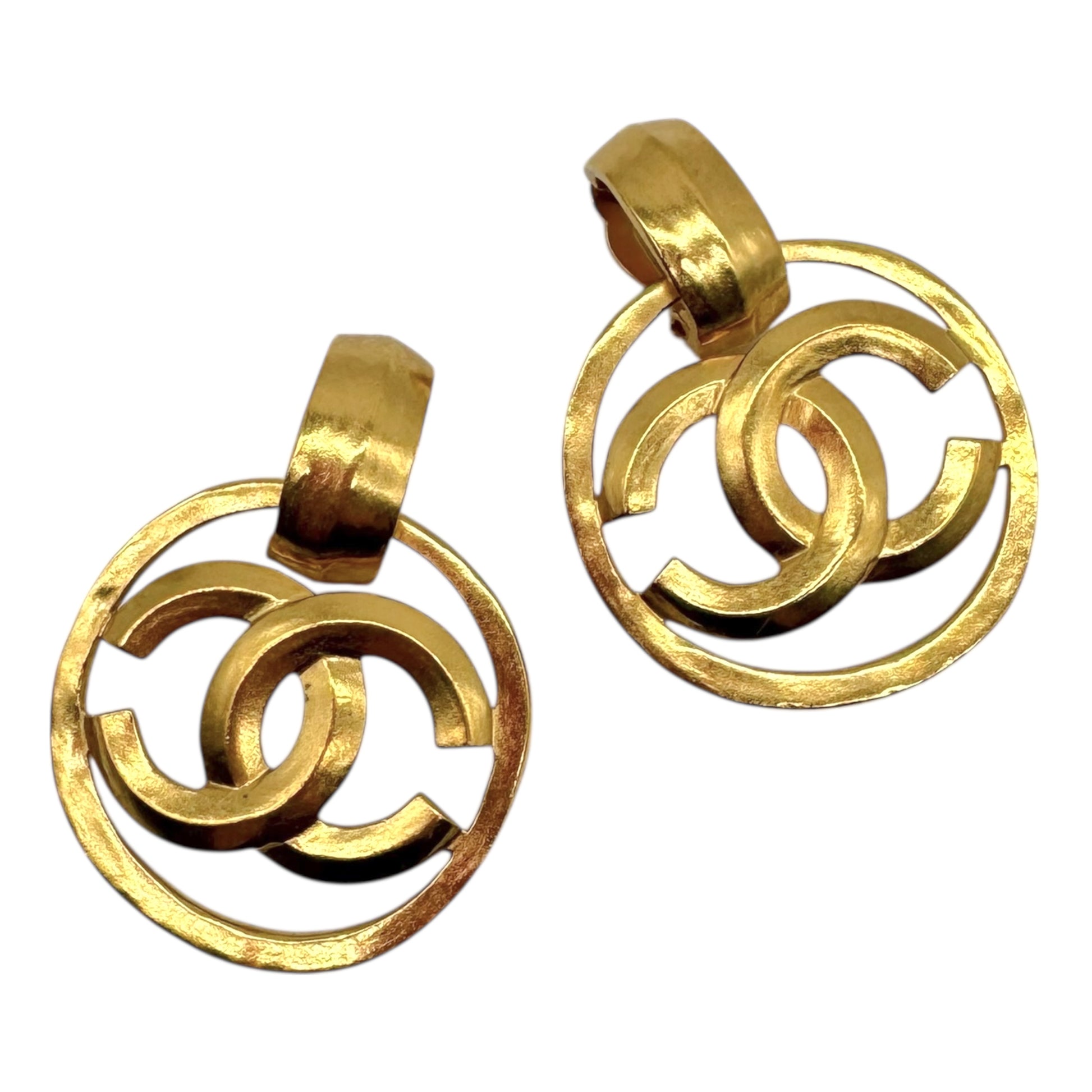 Chanel 90's Gold Plated Oversized CC Circle Clip-On Earrings - Outfit Repeater