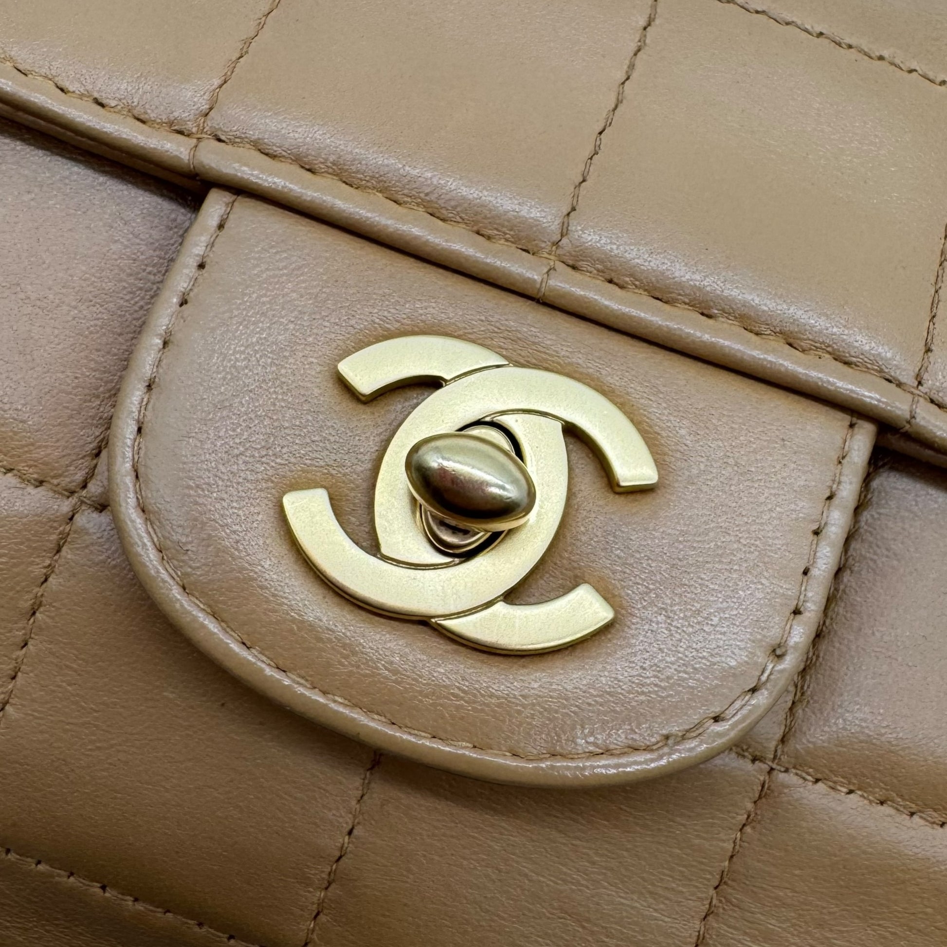 Chanel Beige Leather Chocolate Bar East West Flap Clutch Bag 2002-03 - Outfit Repeater