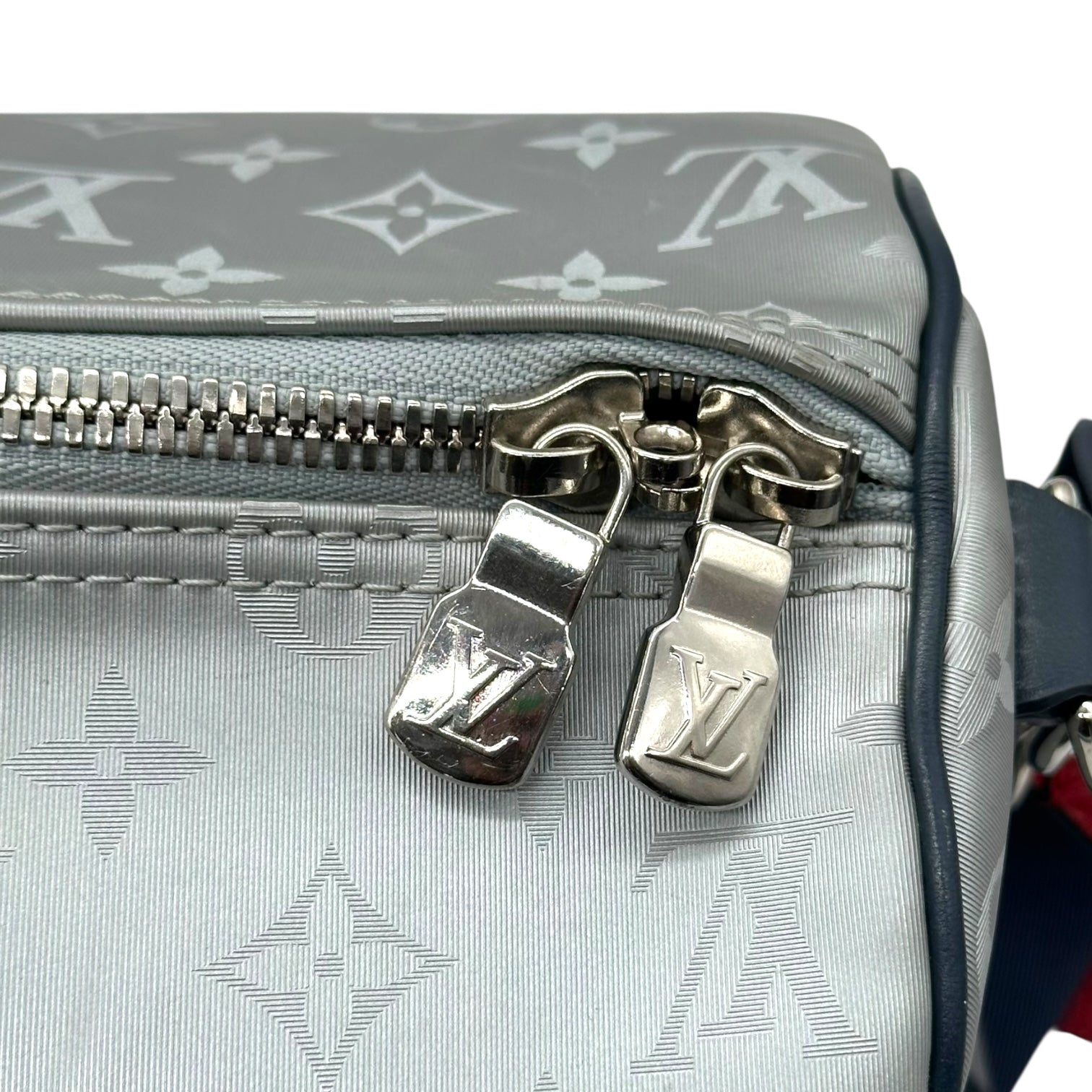 Louis Vuitton 3M Monogram Satellite Bandouliere 50 Duffle Bag - Outfit Repeater