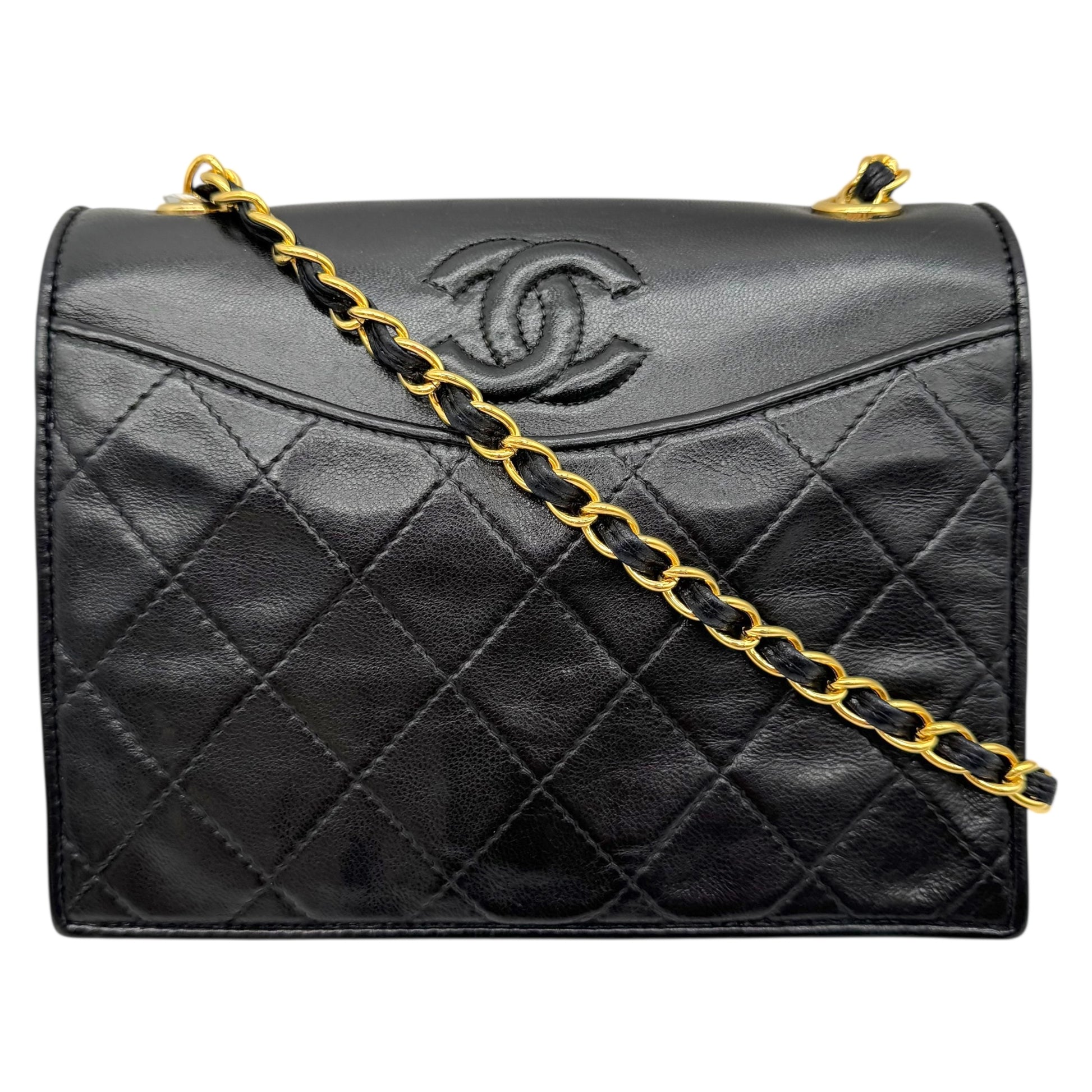 Chanel Black Lambskin Matelasse Quilted Crossbody Bag 1989-91 - Outfit Repeater