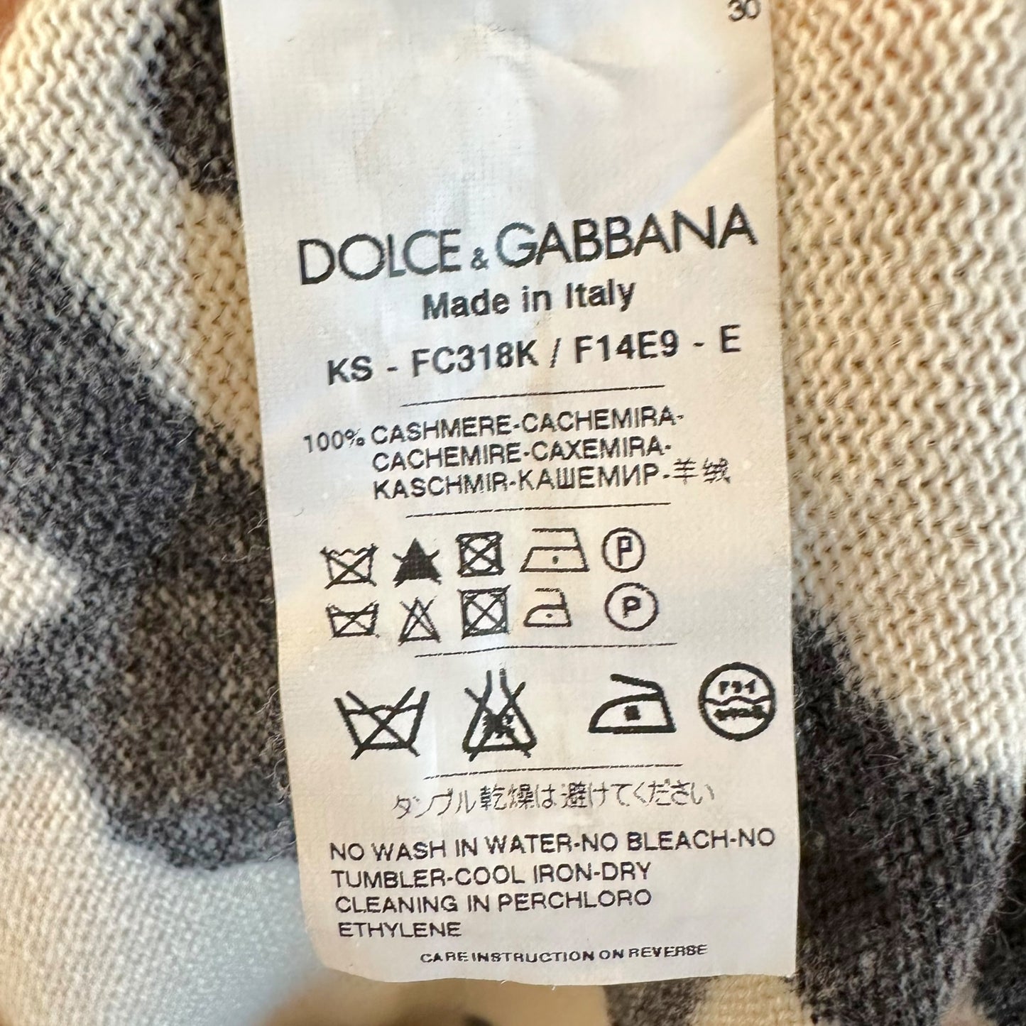 Dolce & Gabbana Tiger Print Cropped V-Neck Cashmere Sweater