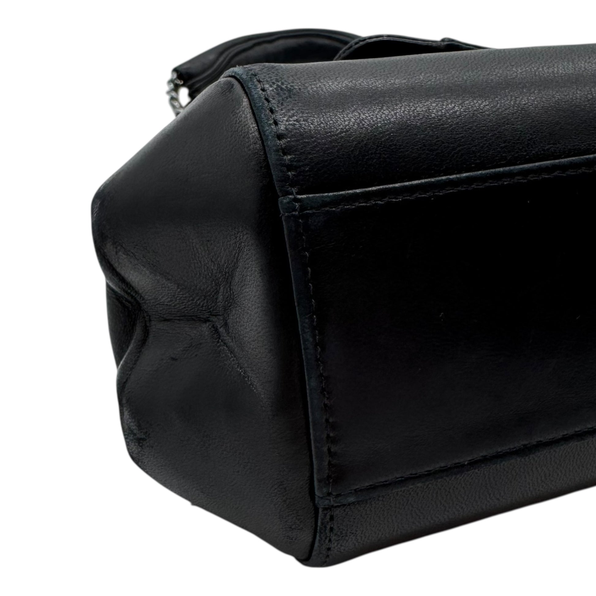 Chanel Black Lambskin Quilted Leather Accordion Shoulder Bag 2002-03 - Outfit Repeater