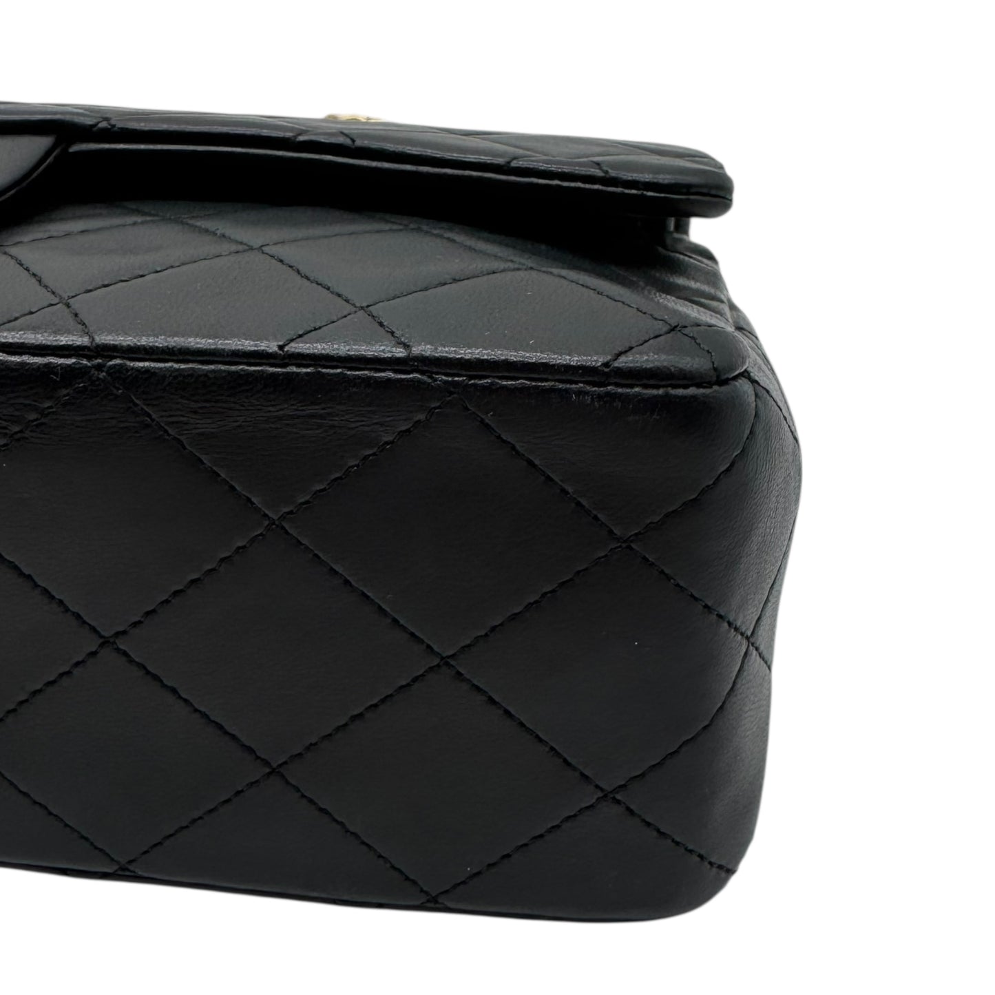 Chanel Black Matelasse Lambskin Medium Classic Flap Bag 1989-91 - Outfit Repeater