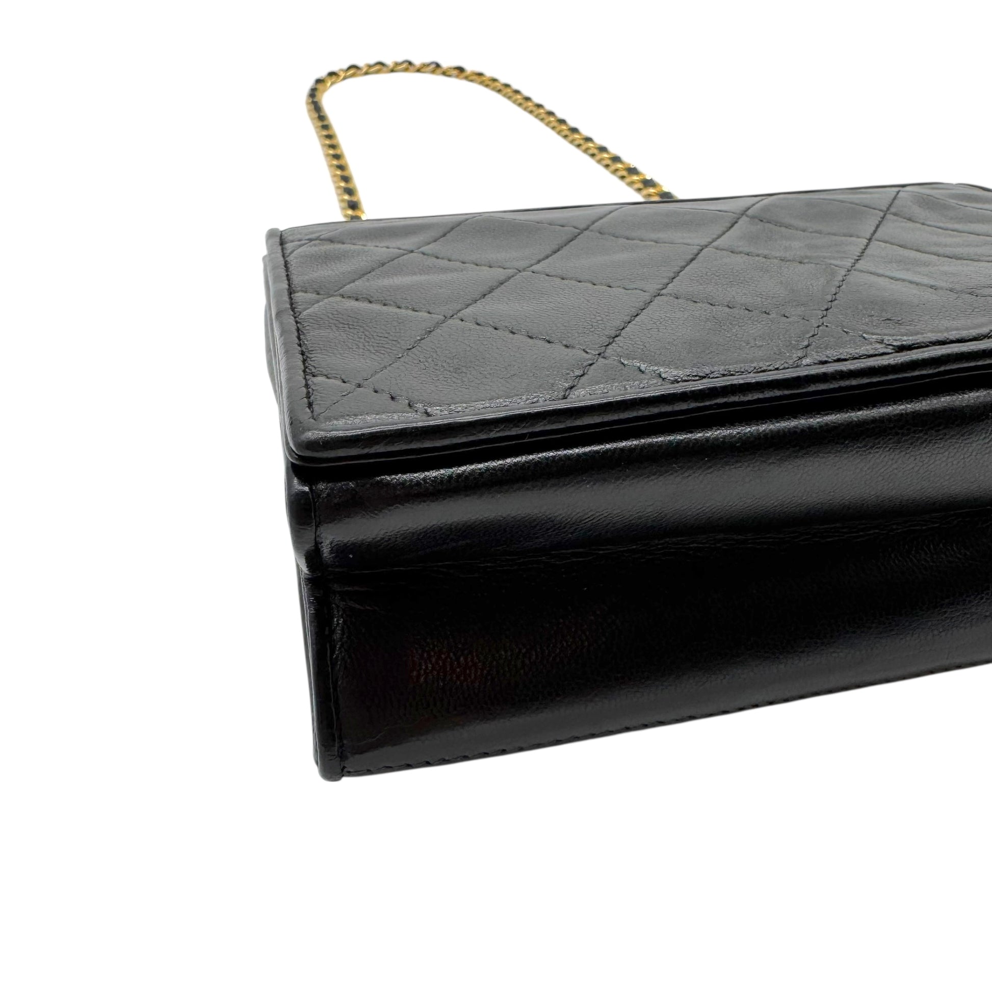 Chanel Black Lambskin Matelasse Quilted Crossbody Bag 1989-91 - Outfit Repeater