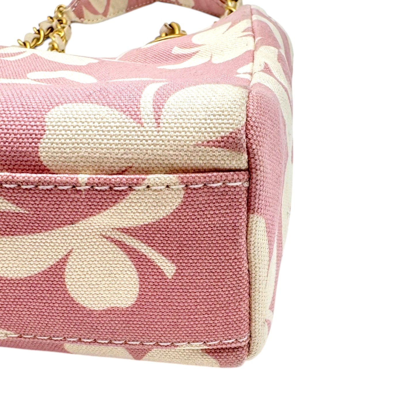 Chanel Pink & White Clover Canvas Printed Shoulder Bag 2004-2005 - Outfit Repeater