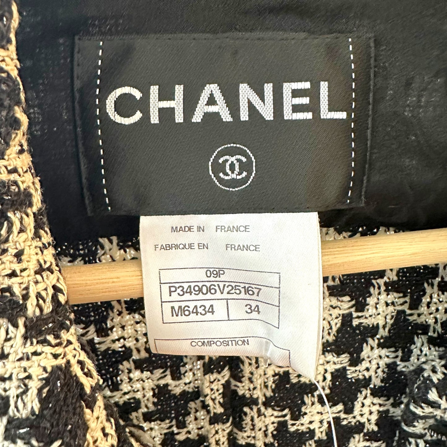 Chanel Spring 2009 Black & White Houndstooth Tweed Ruffle Trim Jacket