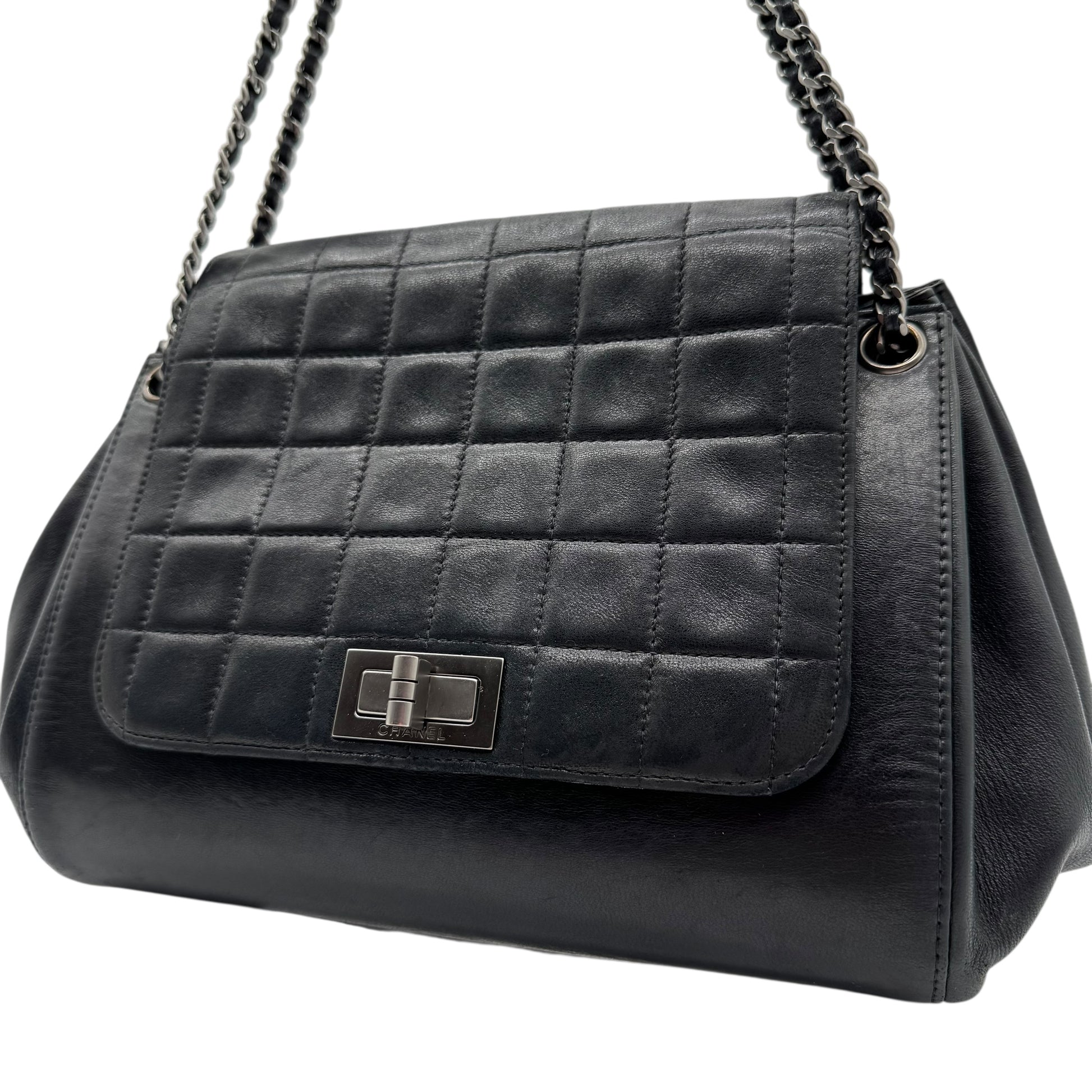 Chanel Black Lambskin Chocolate Bar Accordion Flap Bag 2000-02 - Outfit Repeater