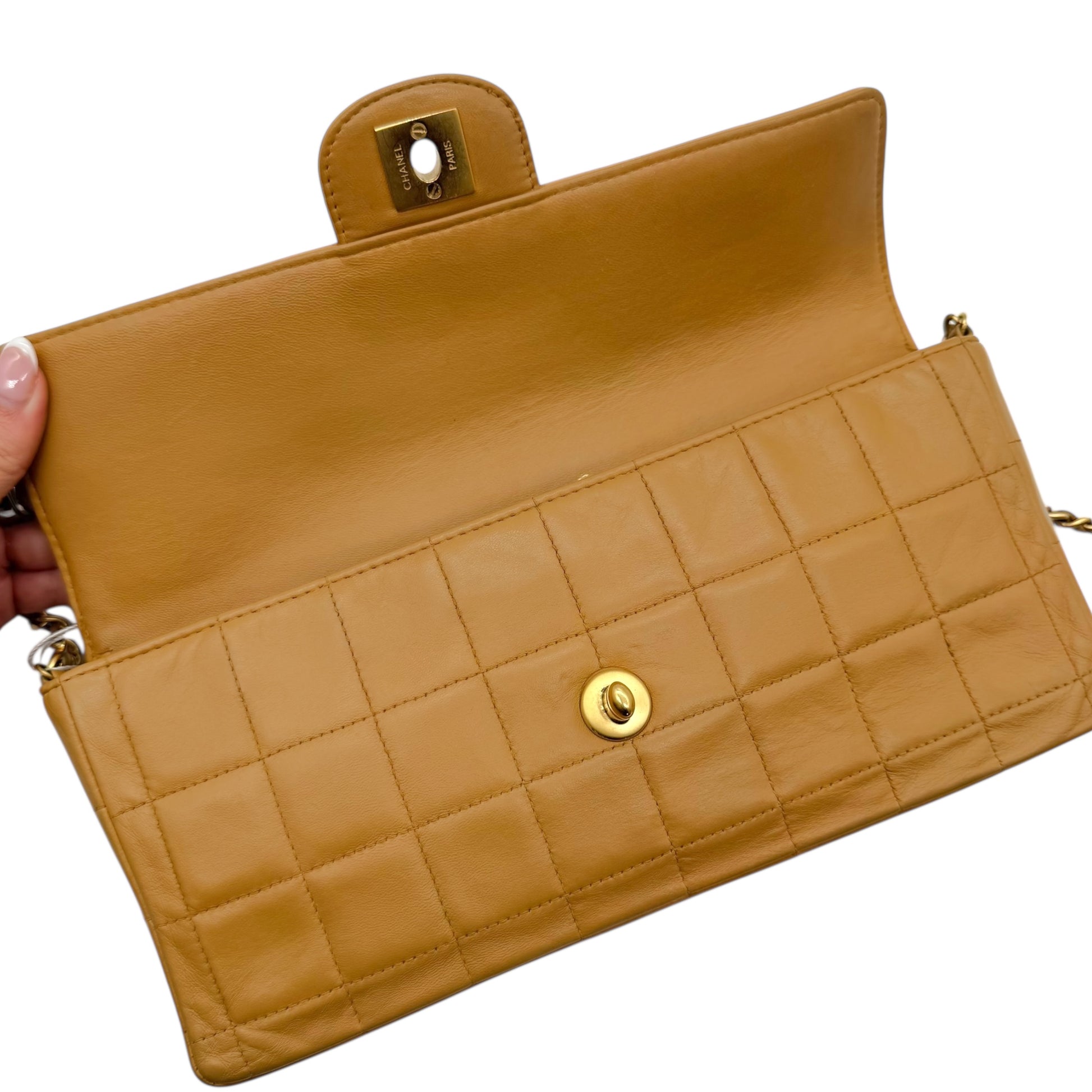 Chanel Beige Leather Chocolate Bar East West Flap Clutch Bag 2002-03 - Outfit Repeater