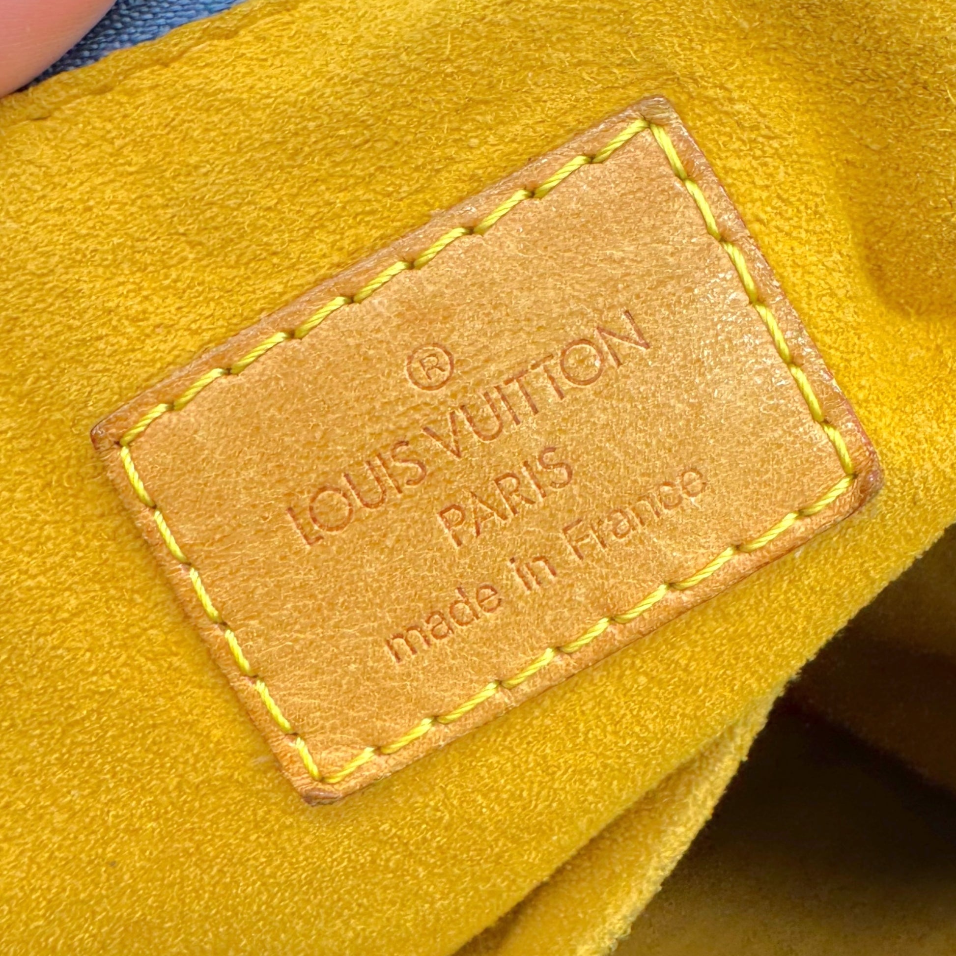 Louis Vuitton Blue Denim Monogram Baggy Gm Shoulder Bag - Outfit Repeater