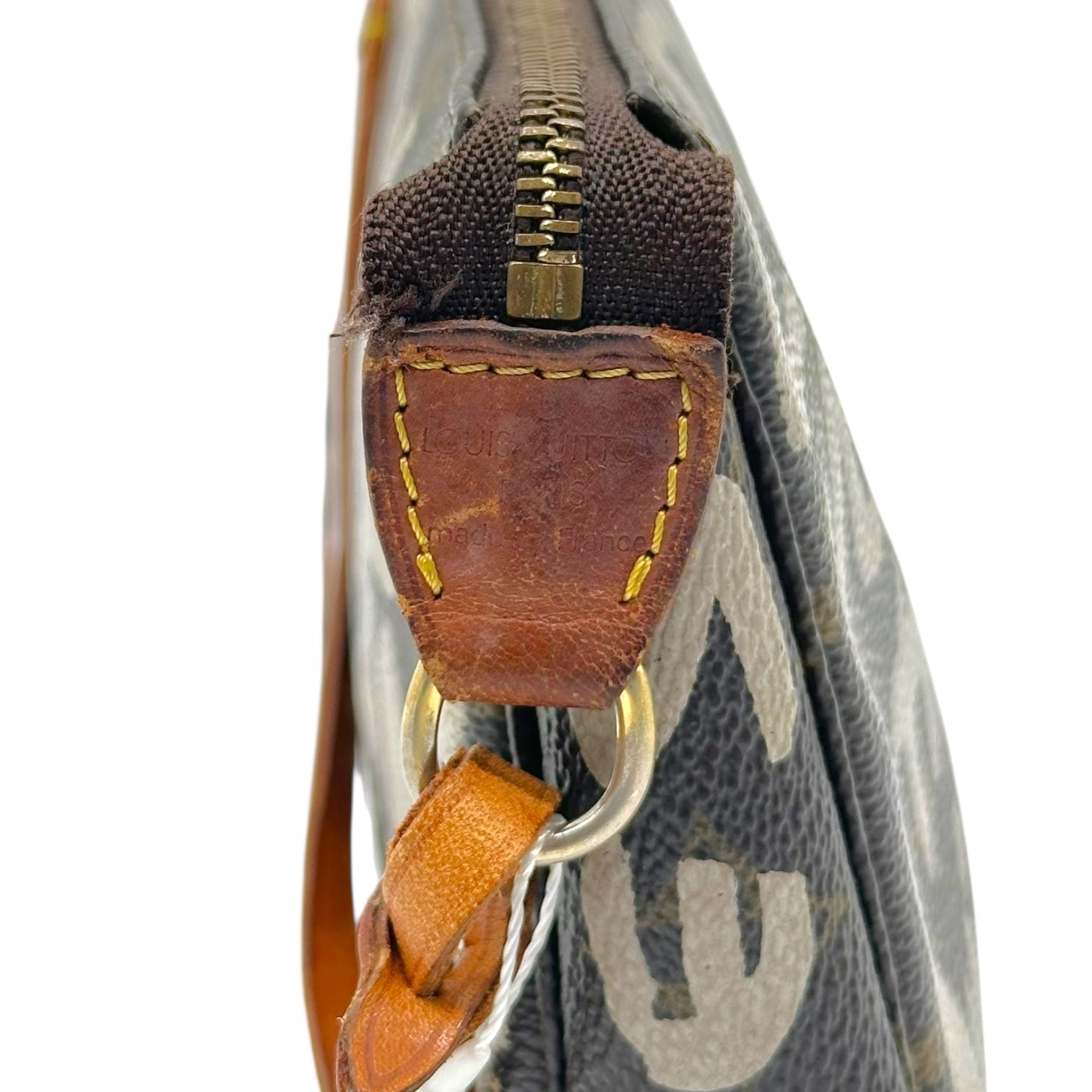 Louis Vuitton x Stephen Sprouse White Grafitti Pochette Bag - Outfit Repeater