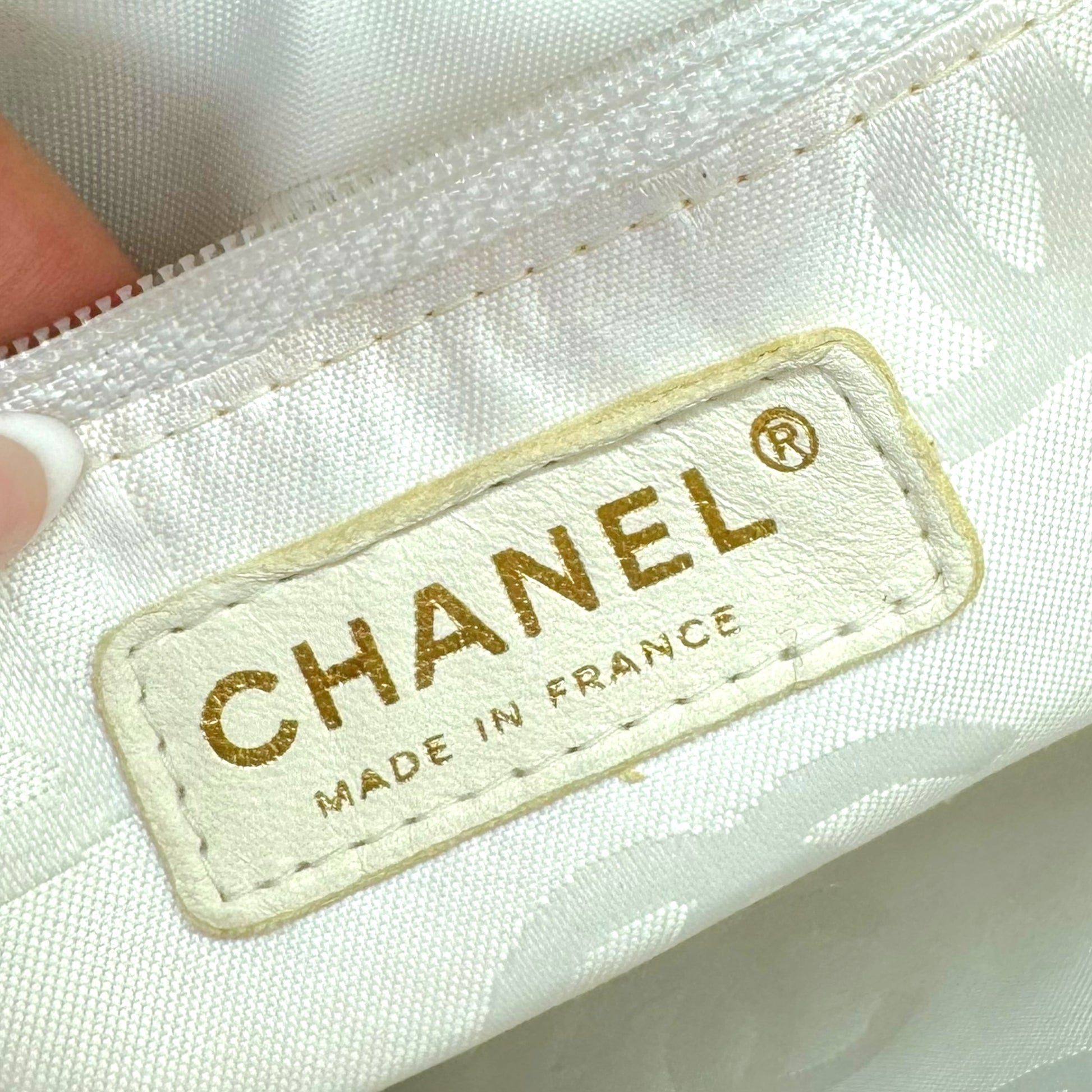 Chanel Pink & White Clover Canvas Printed Shoulder Bag 2004-2005 - Outfit Repeater