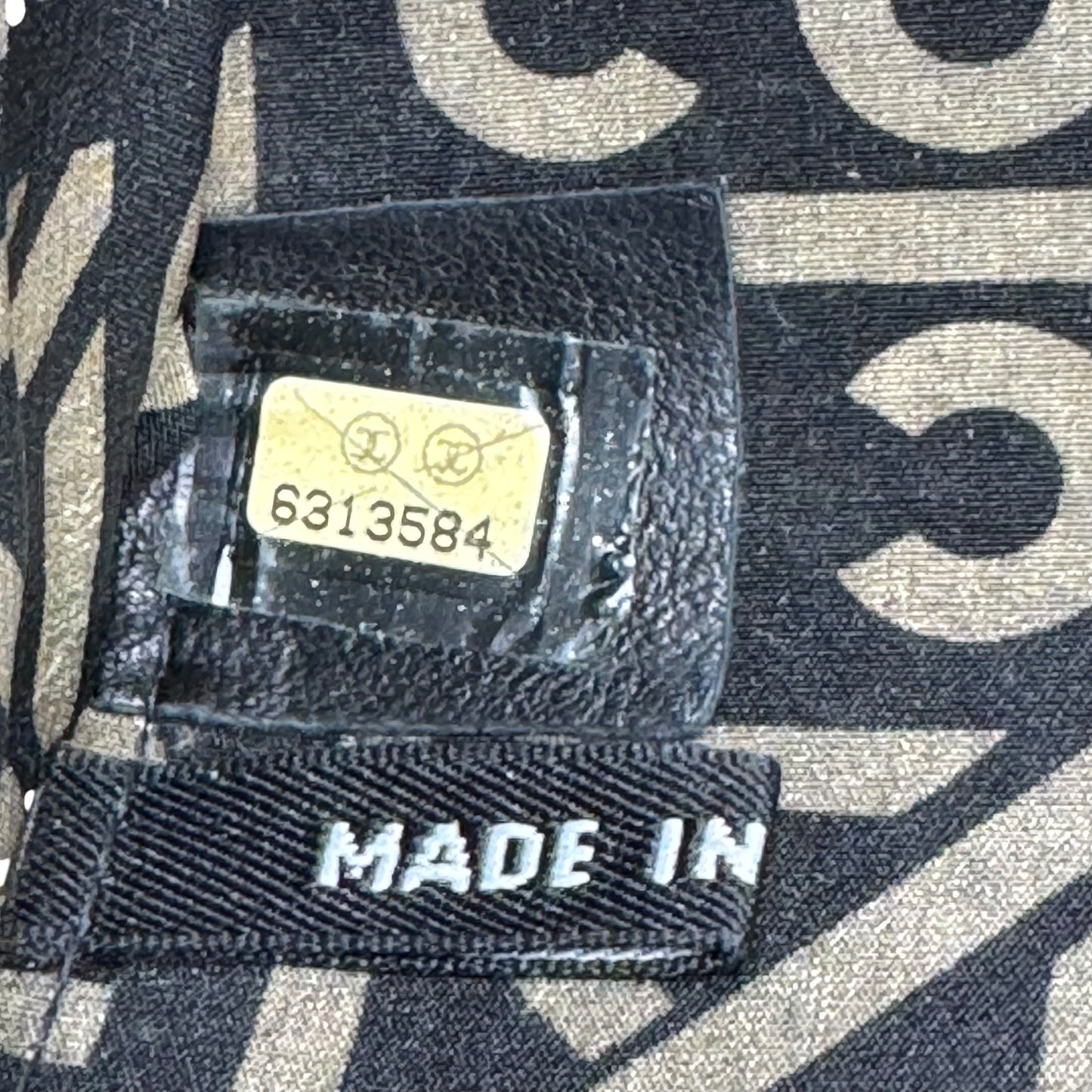 Chanel Black Lambskin Chocolate Bar Accordion Flap Bag 2000-02 - Outfit Repeater