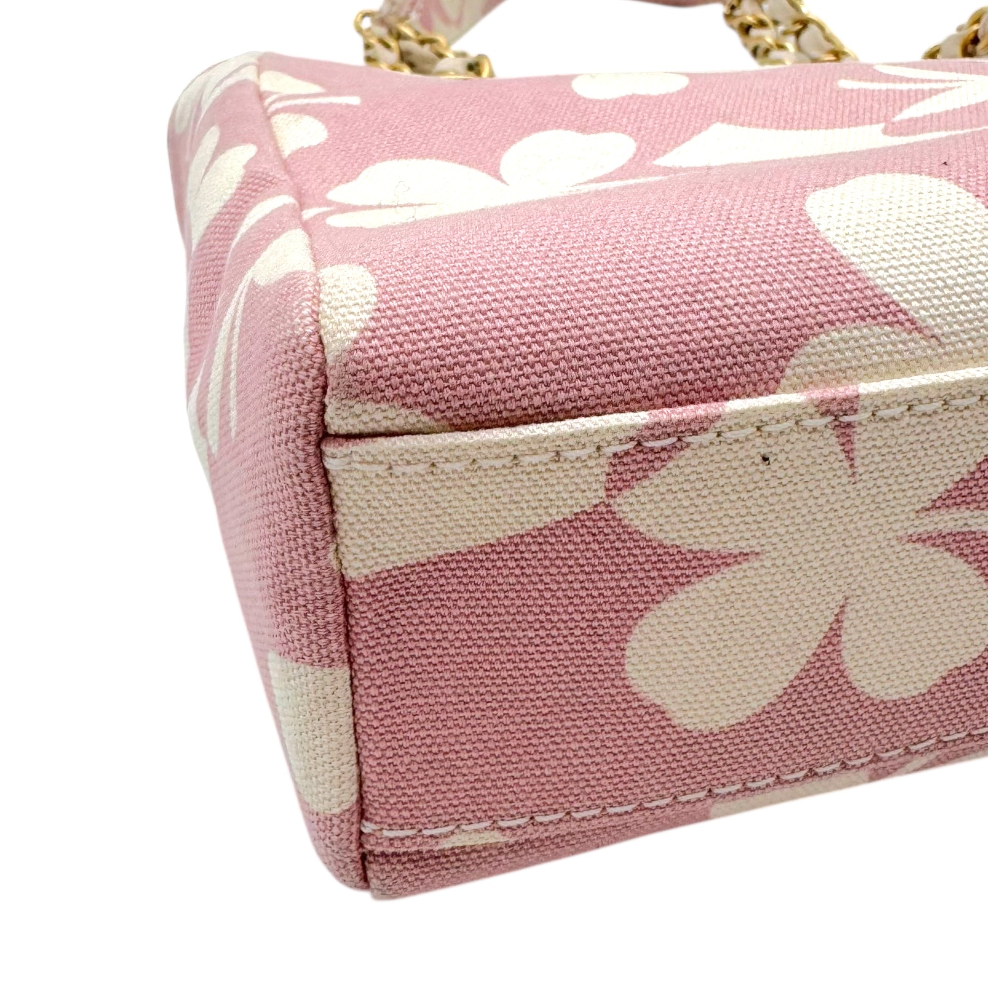 Chanel Pink & White Clover Canvas Printed Shoulder Bag 2004-2005 - Outfit Repeater
