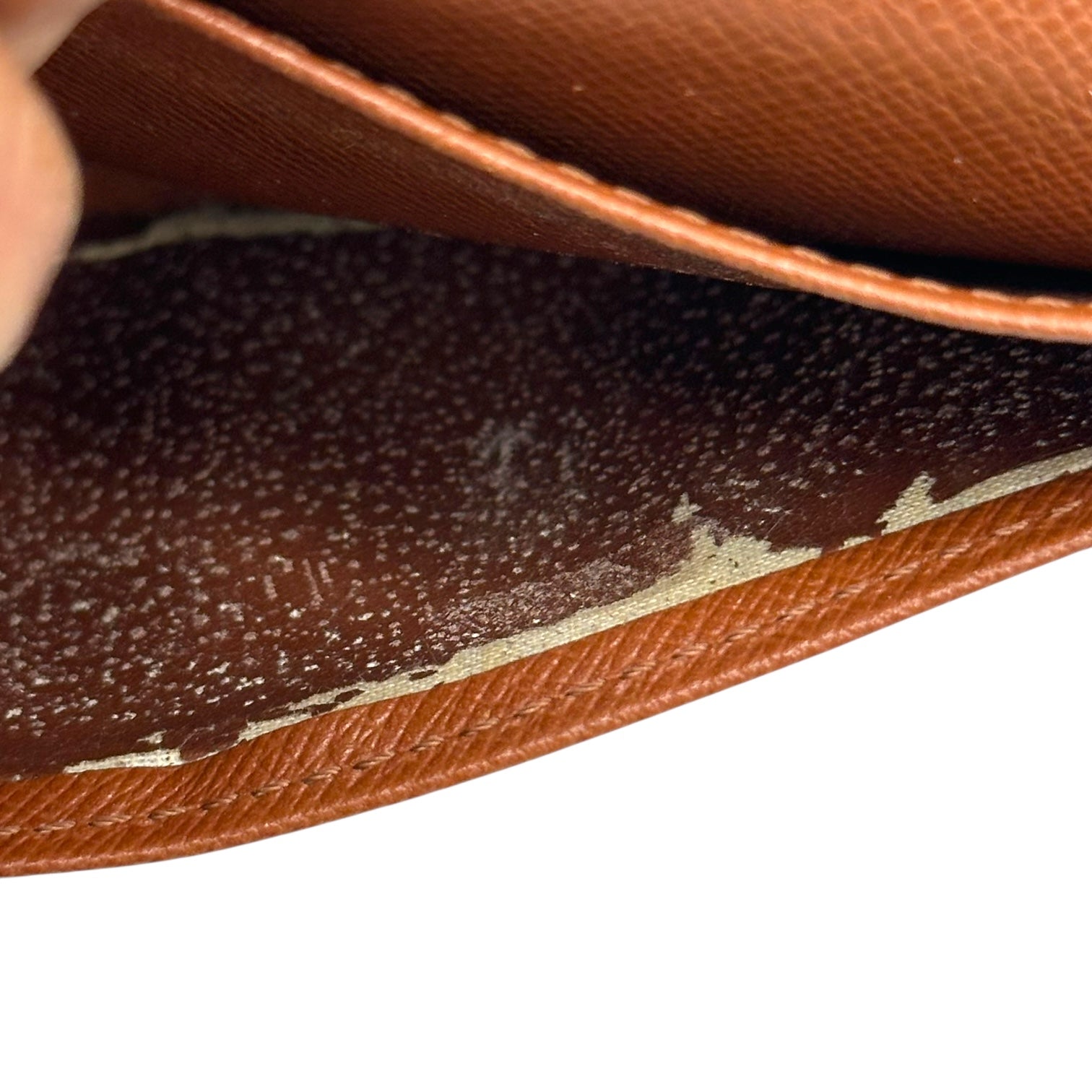 Louis Vuitton Classic Monogram Kiss-Lock Bi-Fold Wallet - Outfit Repeater