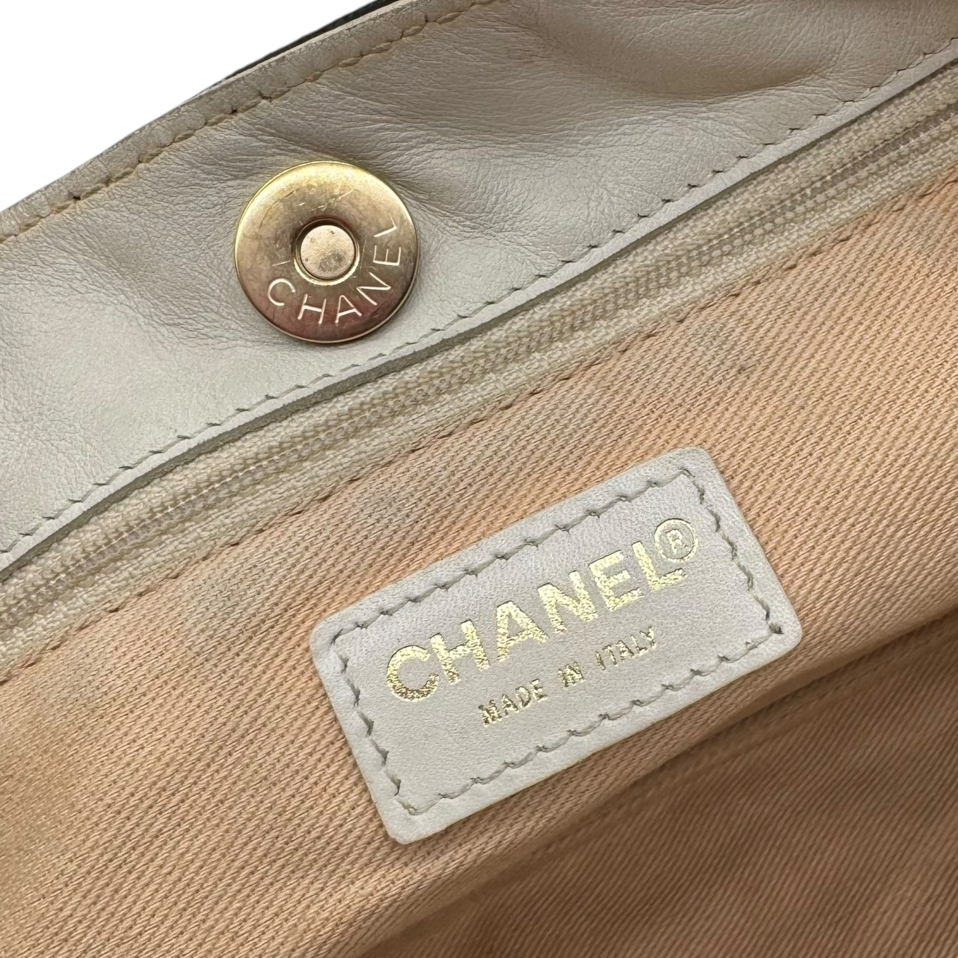 Chanel Black Canvas & White Leather CC Logo Shoulder Bag 2003-04 - Outfit Repeater