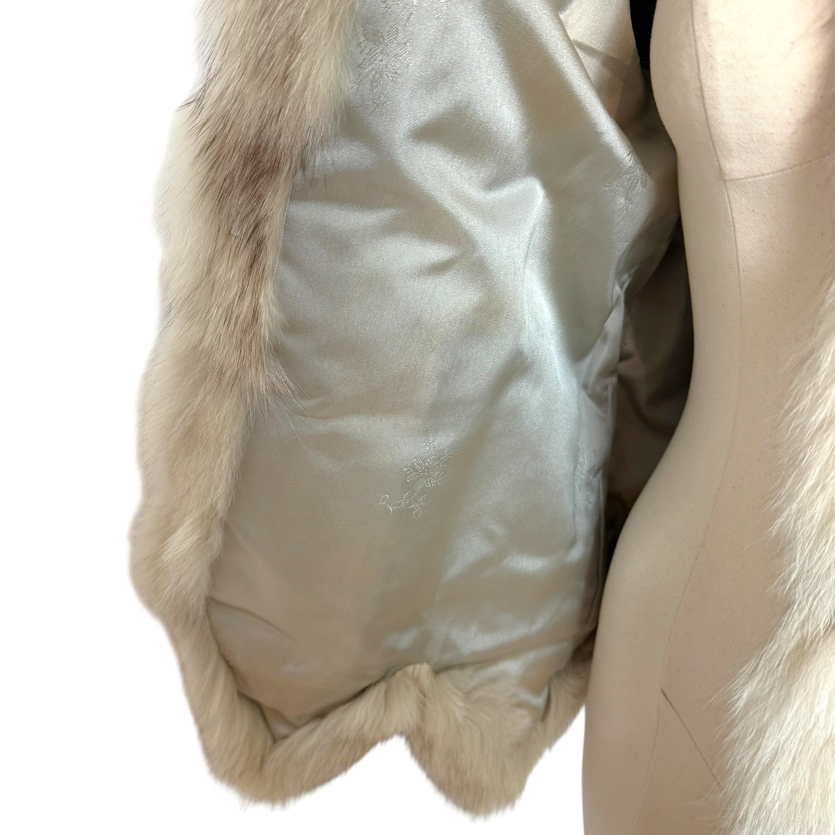 Rambulton Ivory Fox Fur Coat Scalloped Hem 1990s Vintage