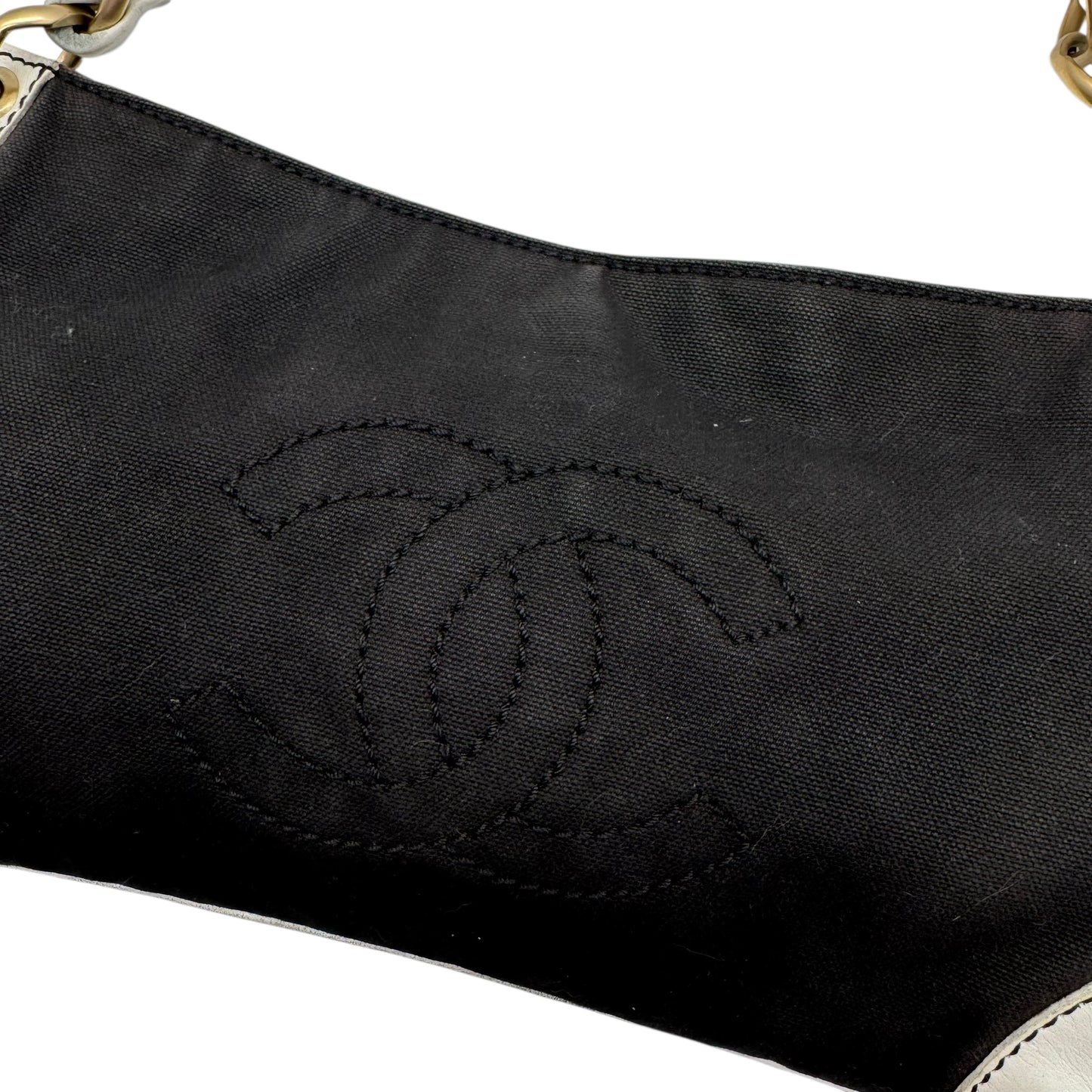Chanel Black Canvas & White Leather CC Logo Shoulder Bag 2003-04 - Outfit Repeater