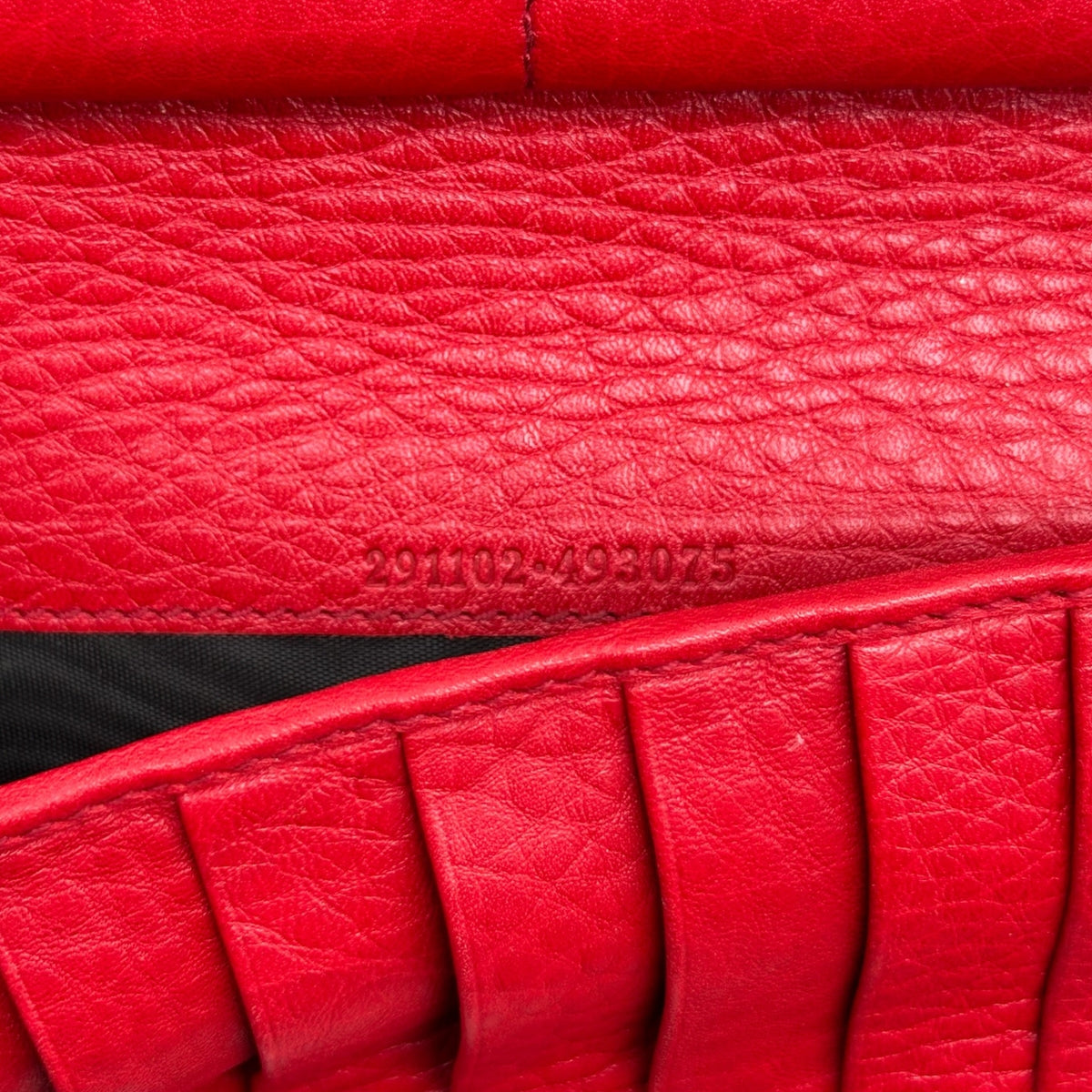 Gucci Red Leather Wallet with Zip Closure