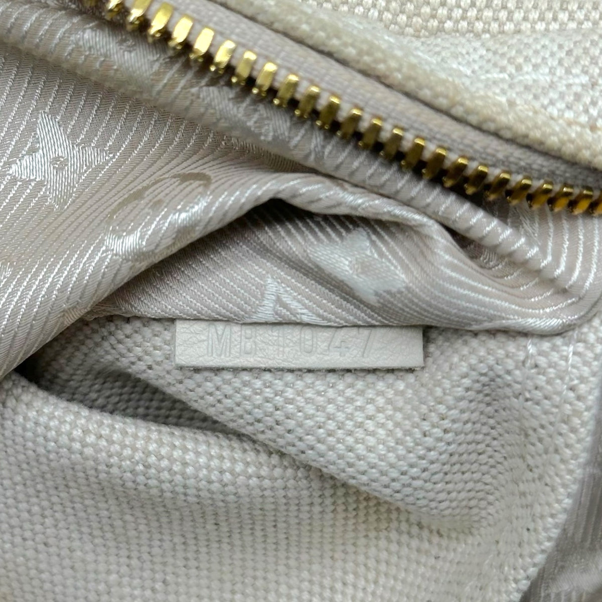 Louis Vuitton Ivory Gold Handbag with Gold Accents