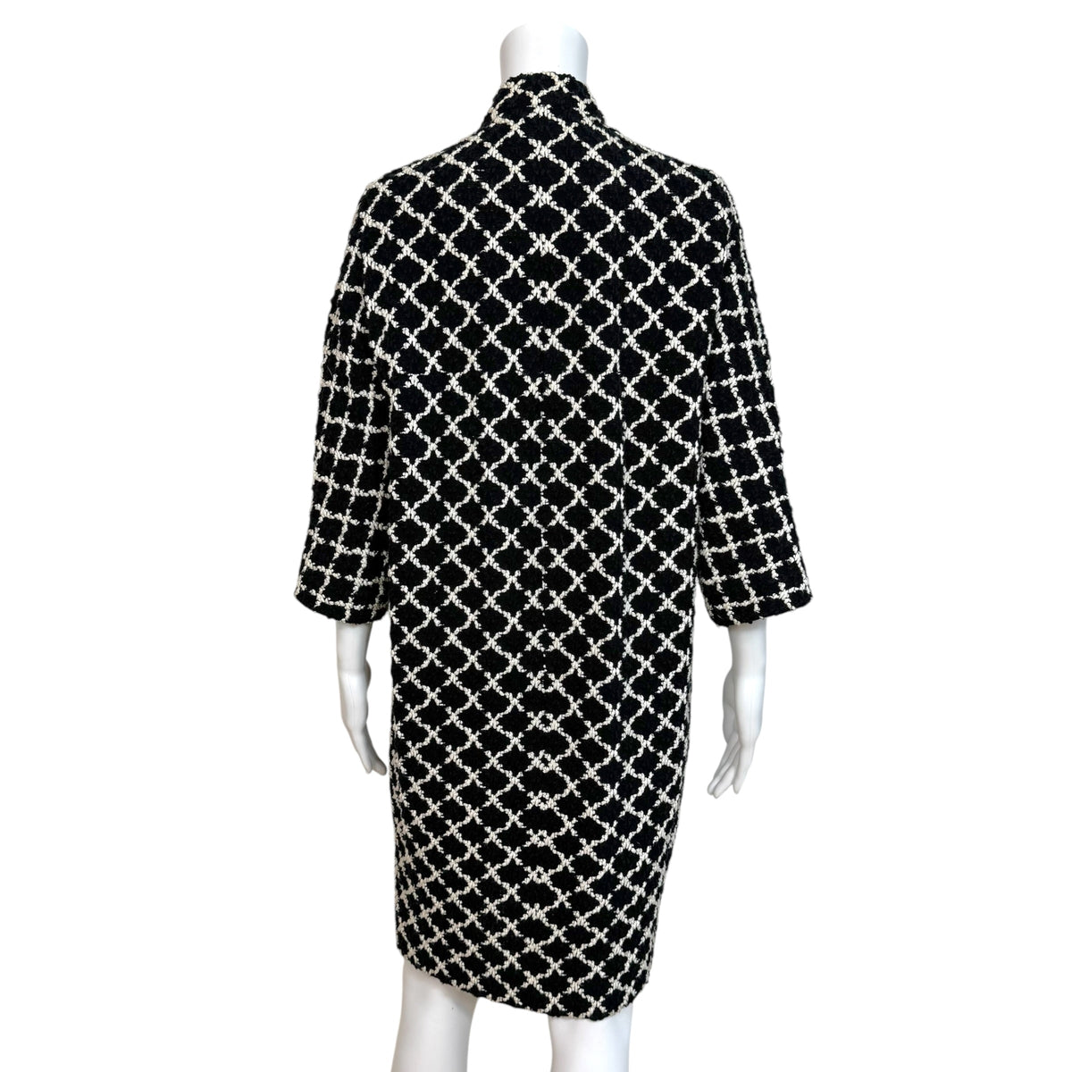 Chanel Spring 2009 Black & White Matelasse Tweed 3/4 Sleeve Mid-Length Jacket