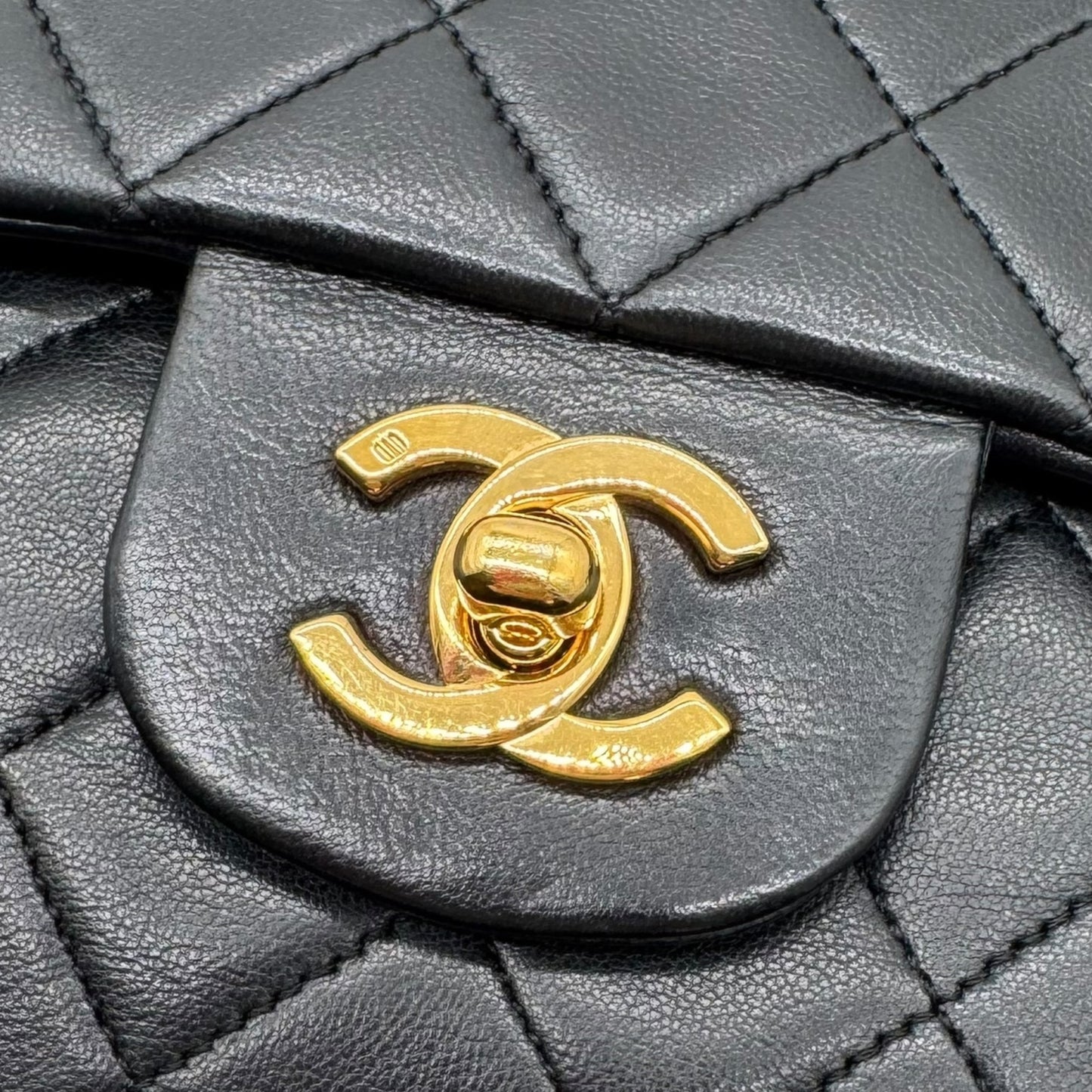 Chanel Black Matelasse Lambskin Medium Classic Flap Bag 1989-91 - Outfit Repeater