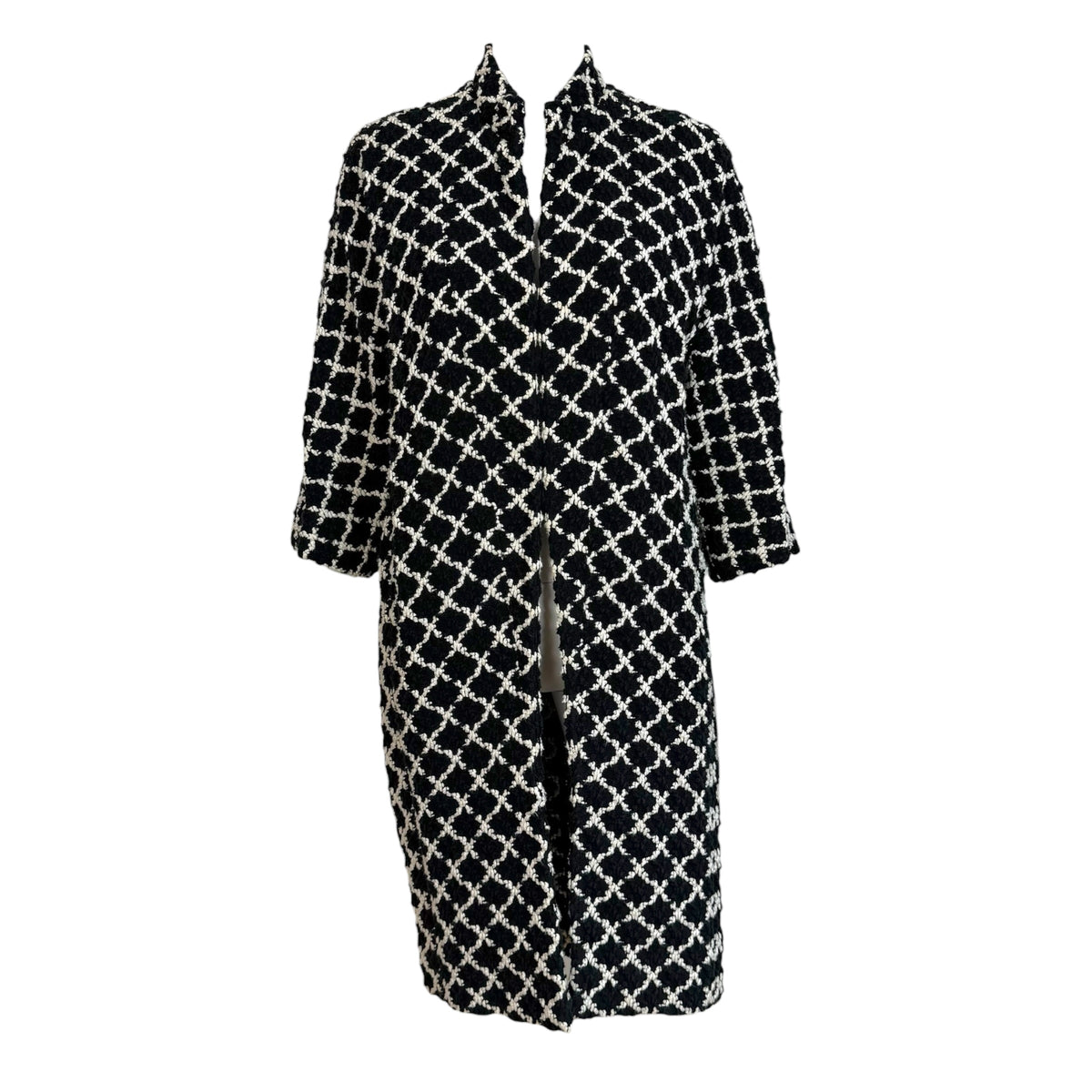 Chanel Spring 2009 Black & White Matelasse Tweed 3/4 Sleeve Mid-Length Jacket