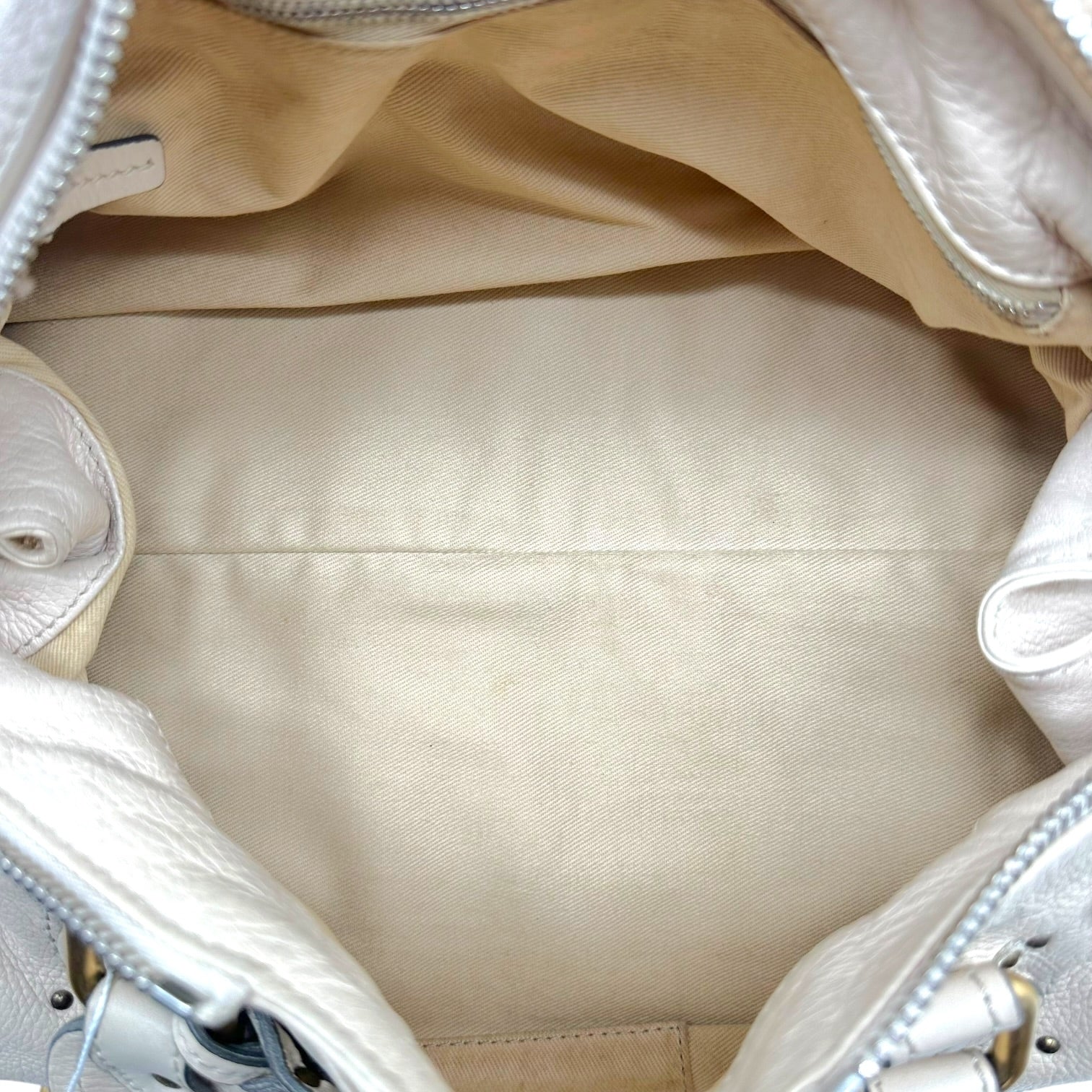 Chloé Ivory Leather Shoulder Bag with Padlock Closure