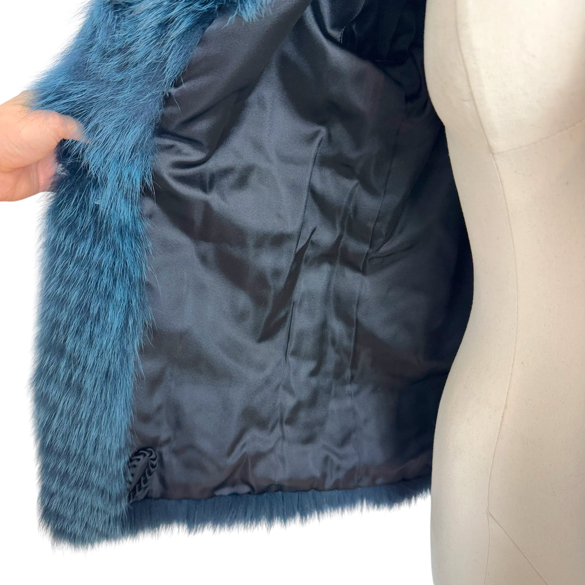 Yuki Belle Femme Blue Dyed Chevron Print Fox Fur Coat