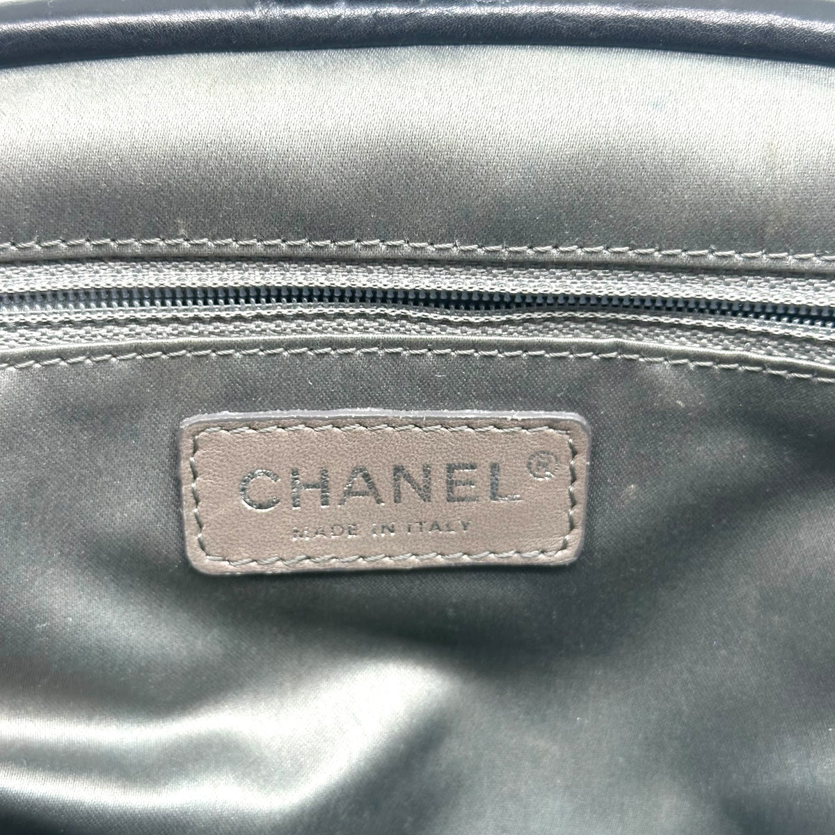 Chanel Black Silver Rock Chain Handbag 2000s Vintage