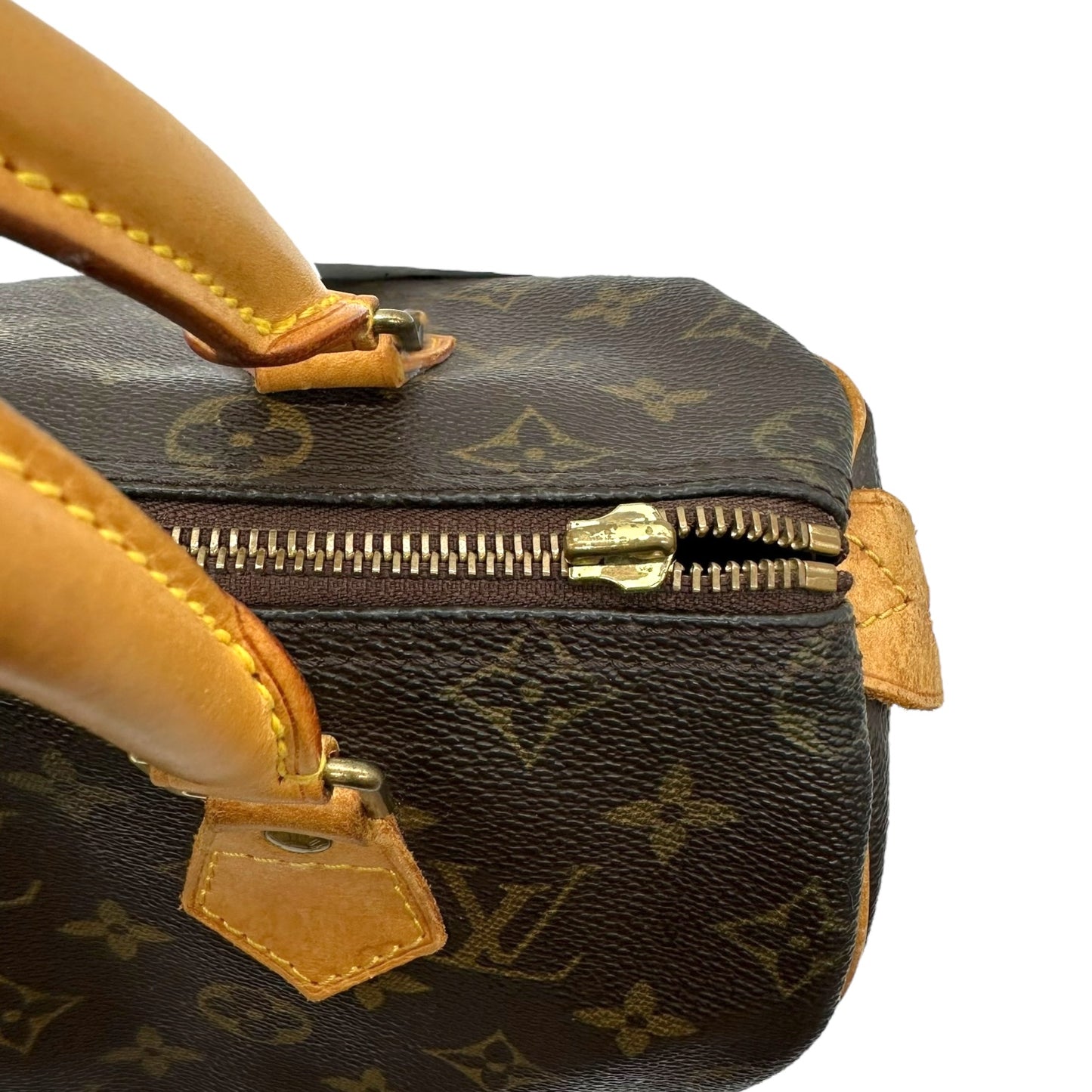 Louis Vuitton Monogram Canvas Speedy 25 - zip pull missing - Outfit Repeater
