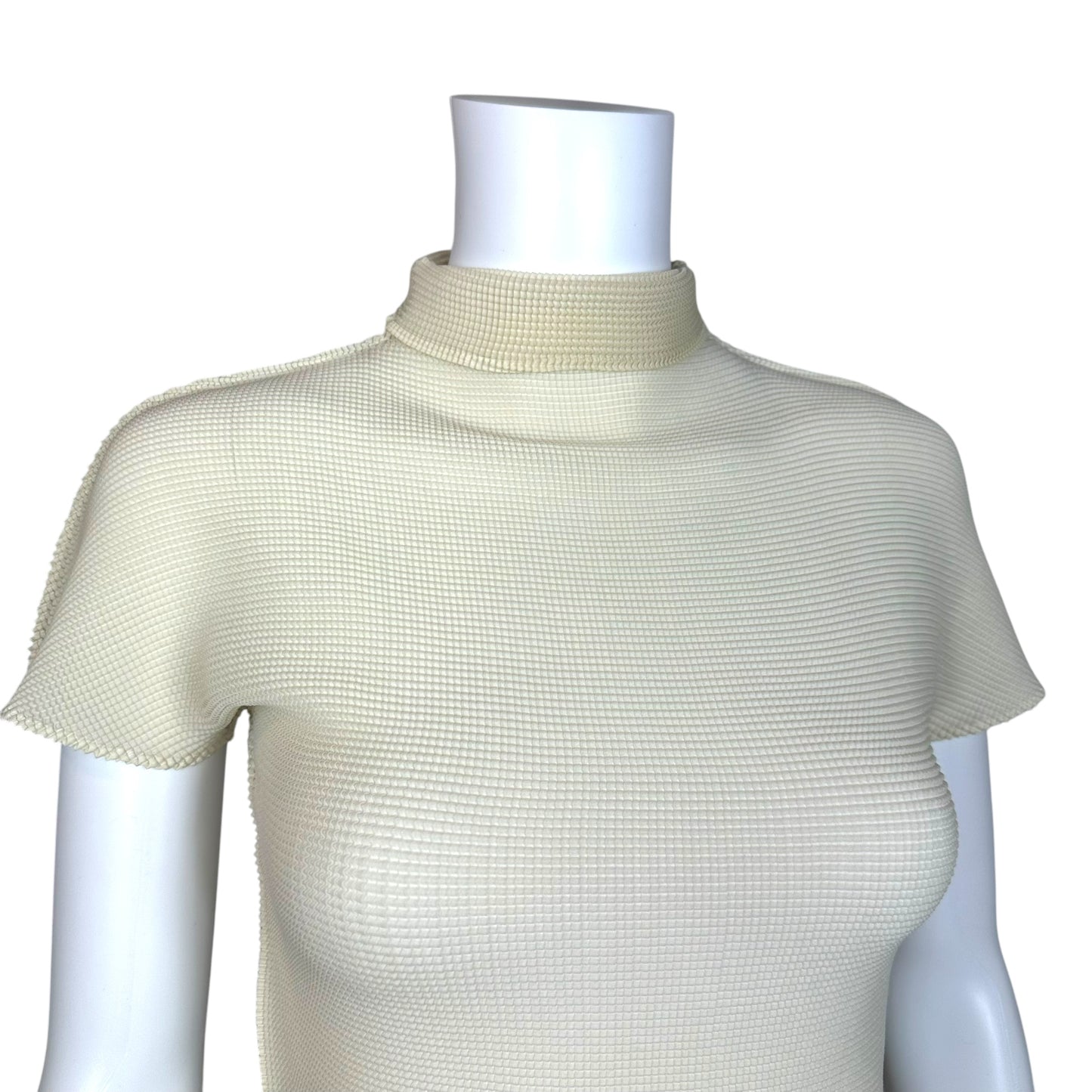 Issey Myiake Me Ivory Textured Short Sleeve Turtleneck Top