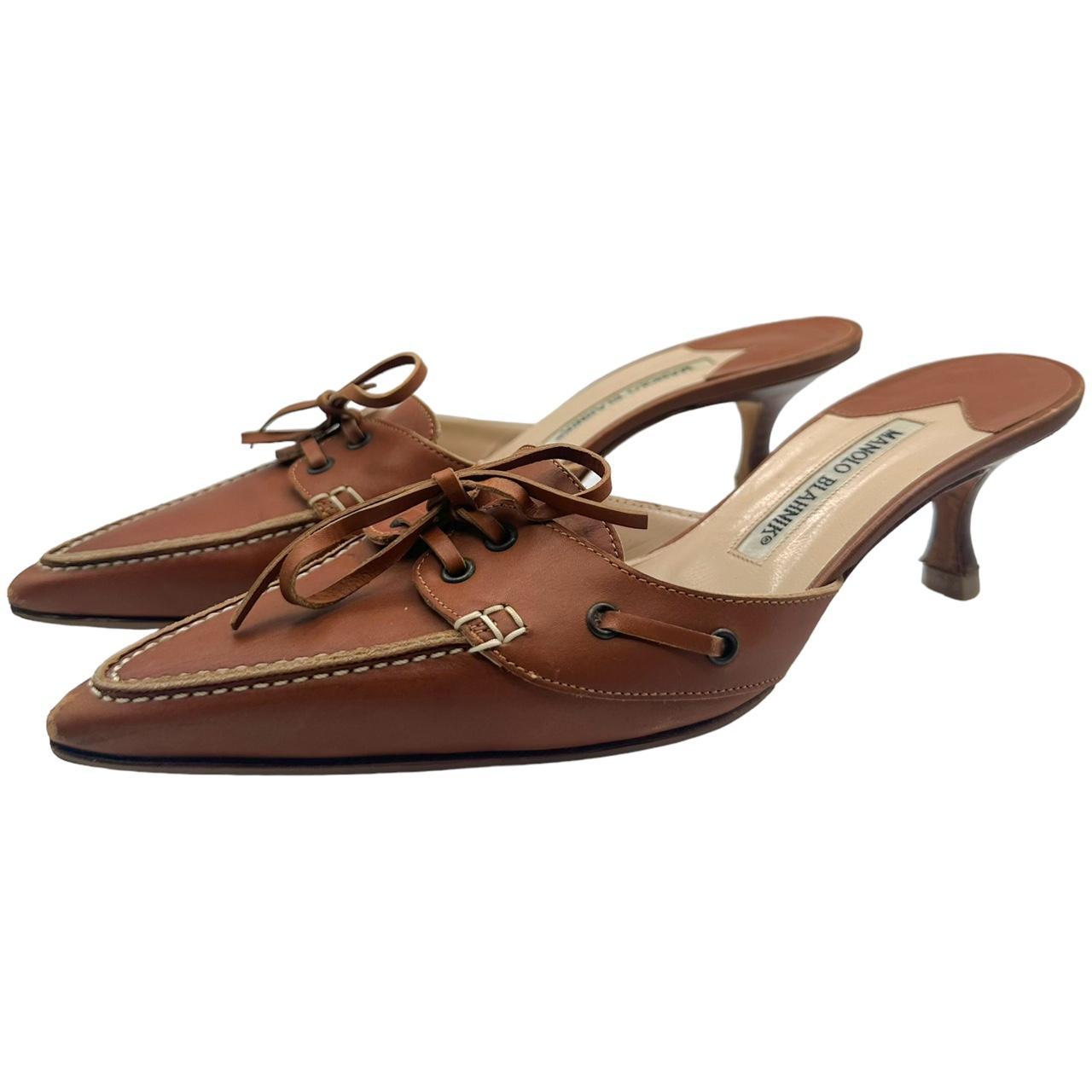Manolo Blahnik Brown Leather Pointed Toe Kitten Heels